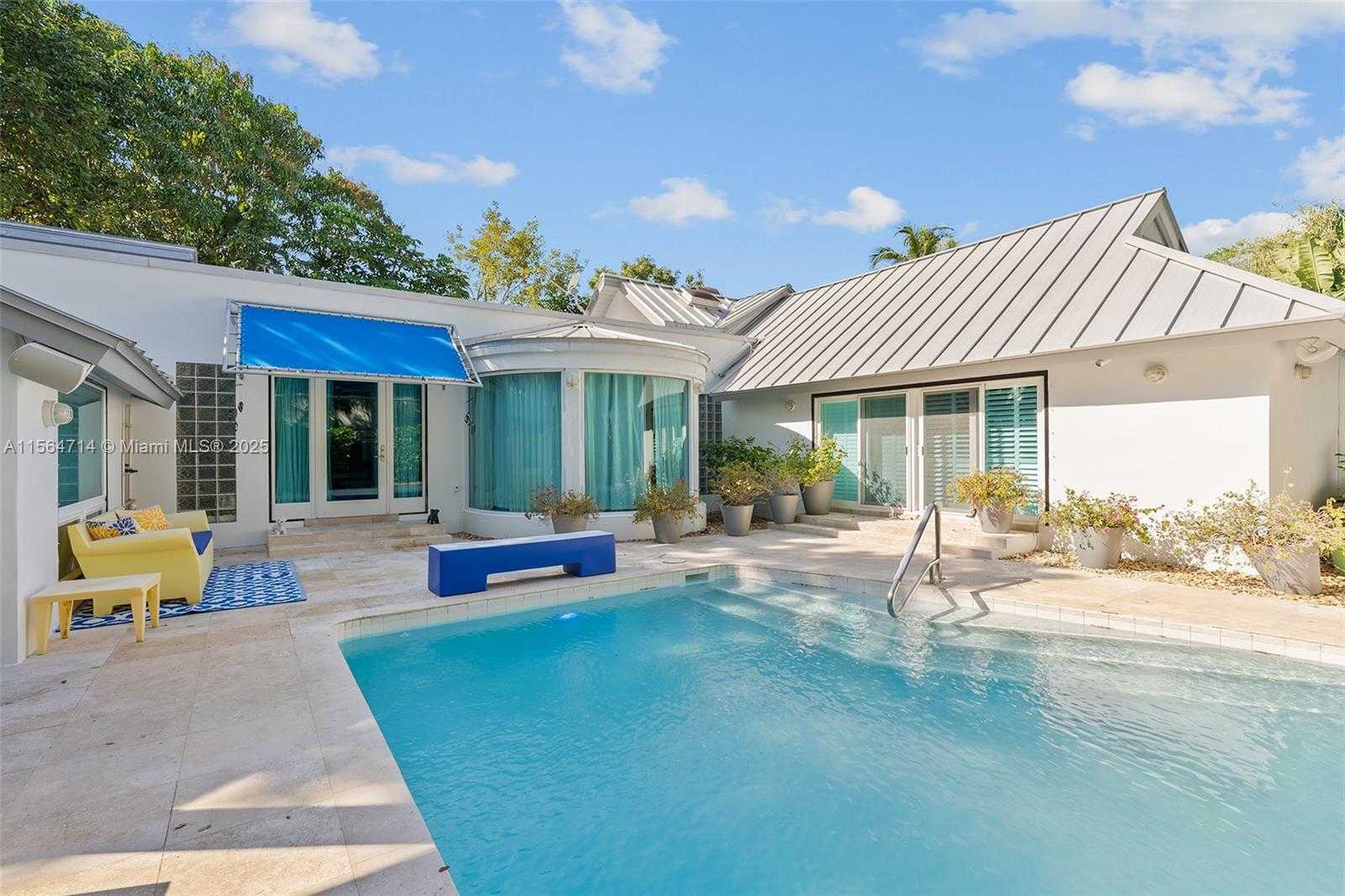 Small Image of 3950 HARDIE AVE, Coconut Grove Number 20