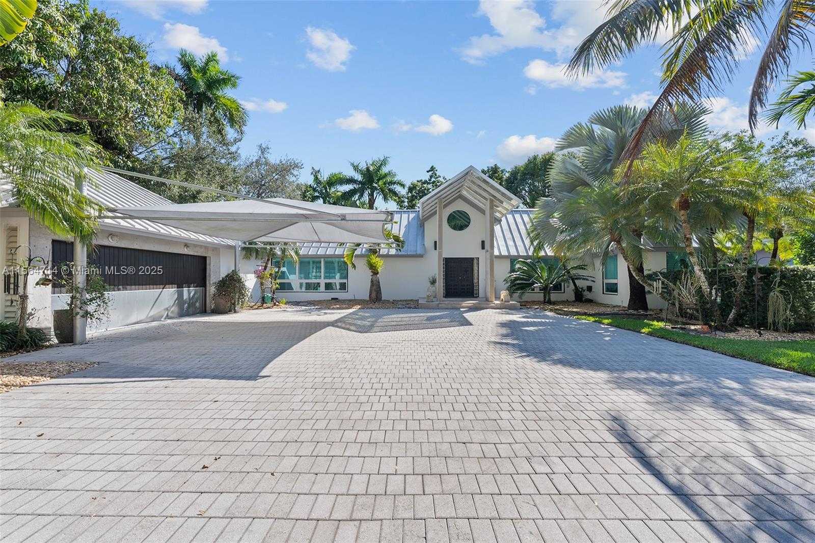 Small Image of 3950 HARDIE AVE, Coconut Grove Number 24