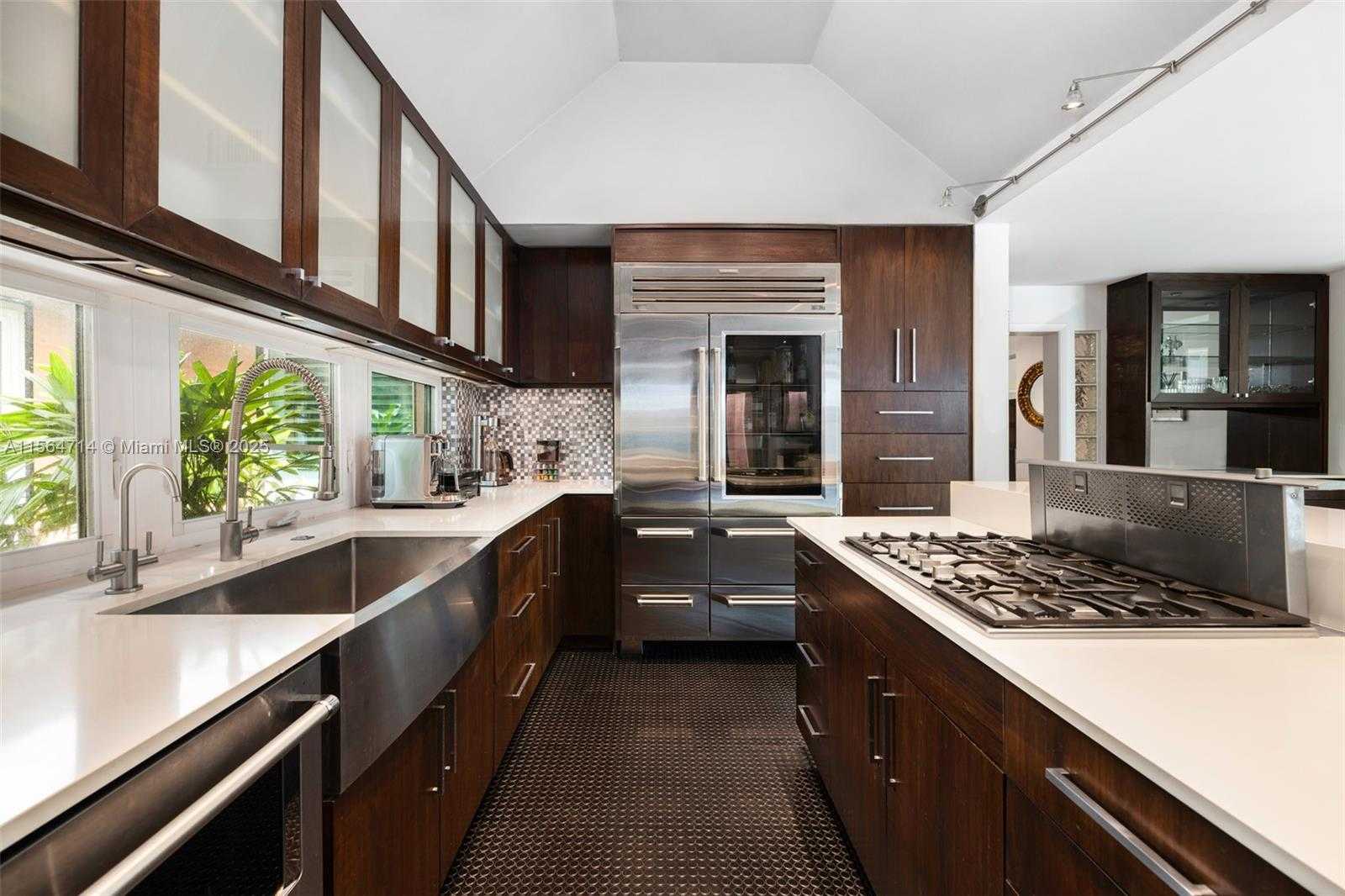 Small Image of 3950 HARDIE AVE, Coconut Grove Number 6