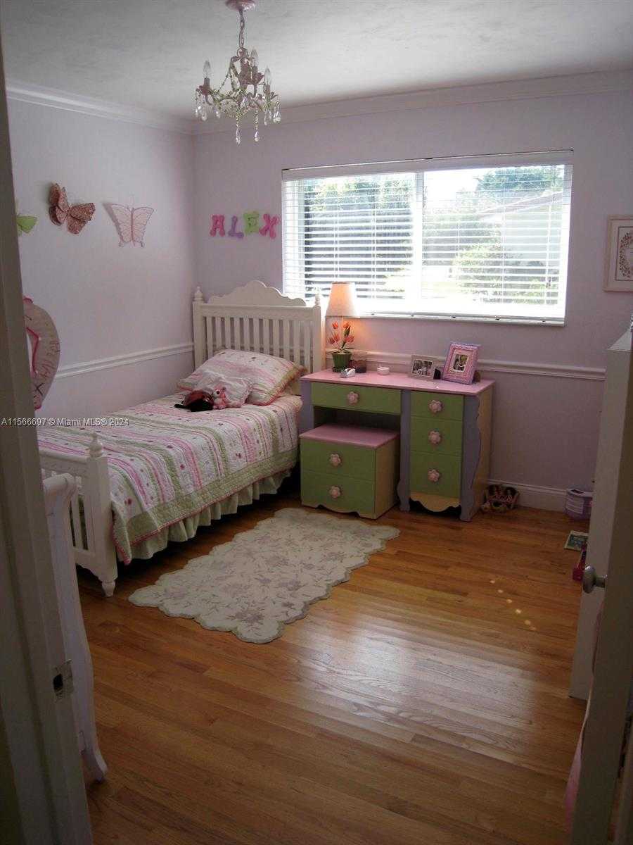 Imagen de Pequeño Objeto