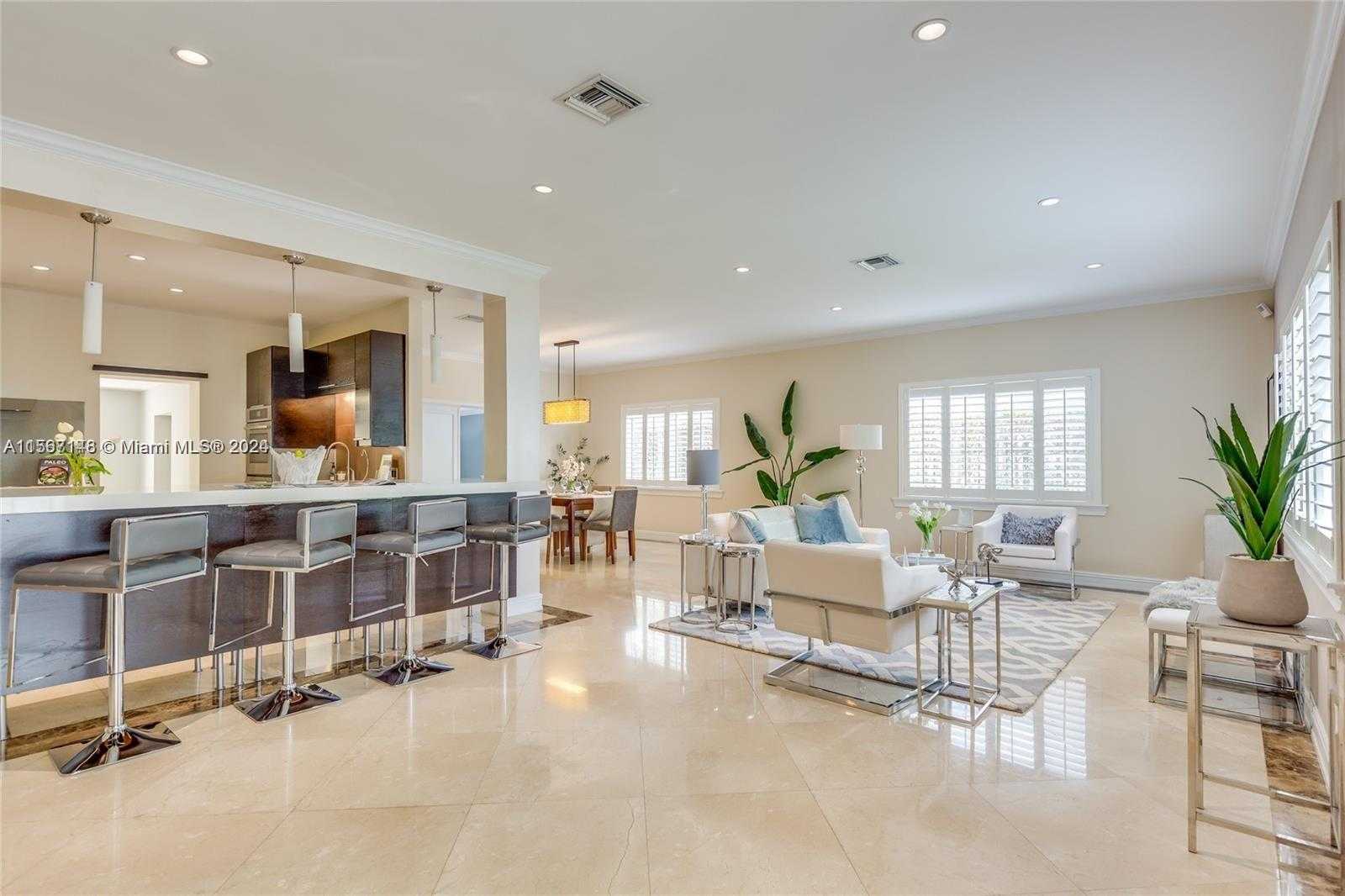 Small Image of 4323 NORTH BAY RD, Miami Beach Number 5