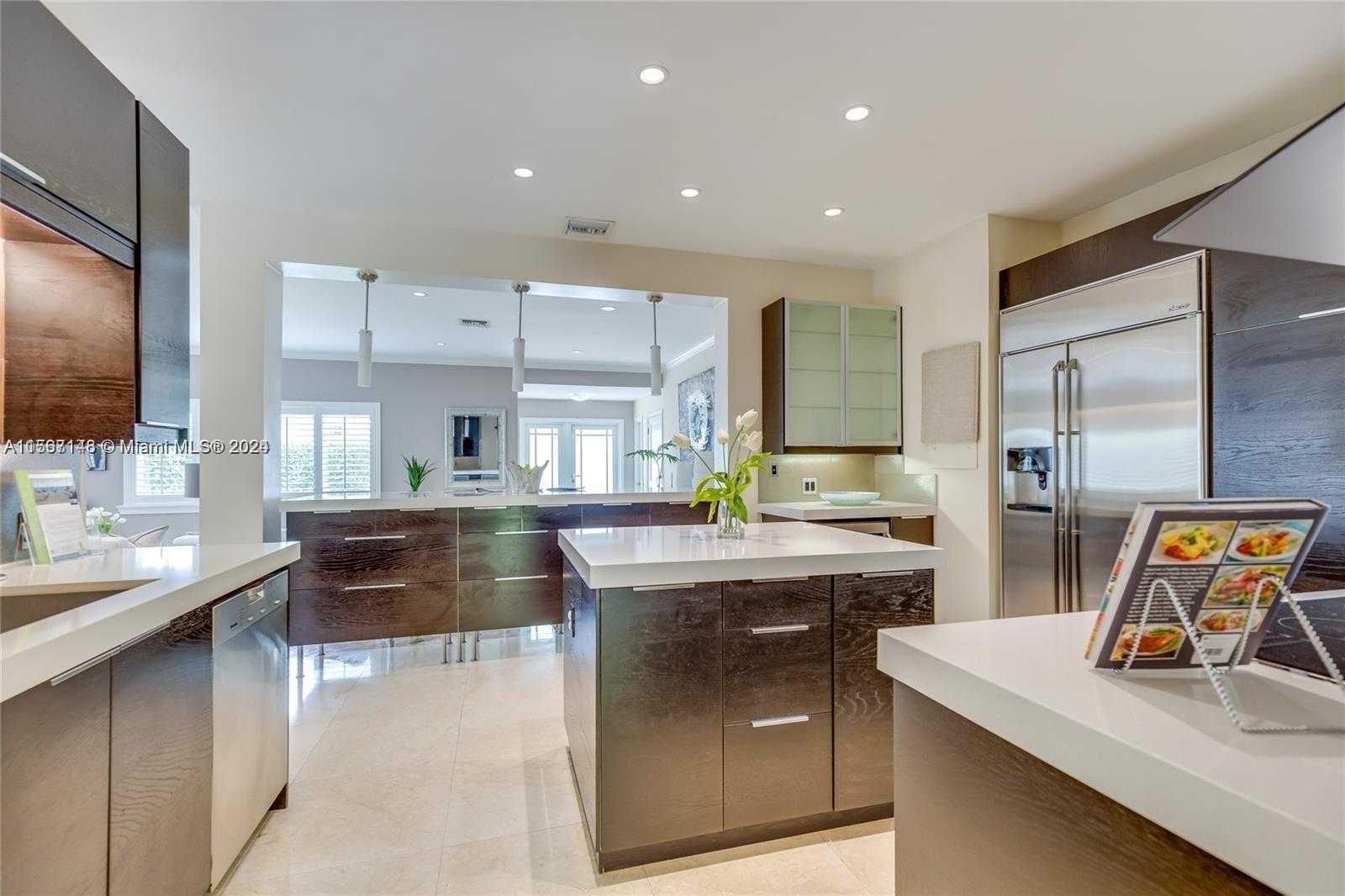 Small Image of 4323 NORTH BAY RD, Miami Beach Number 9