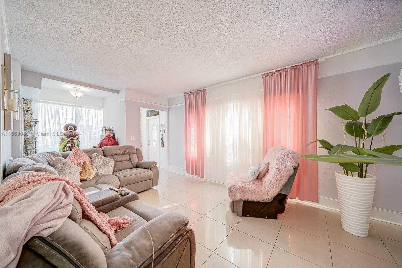 Small Image of 627 SOUTH WEST 11TH AVE, Miami Number 2