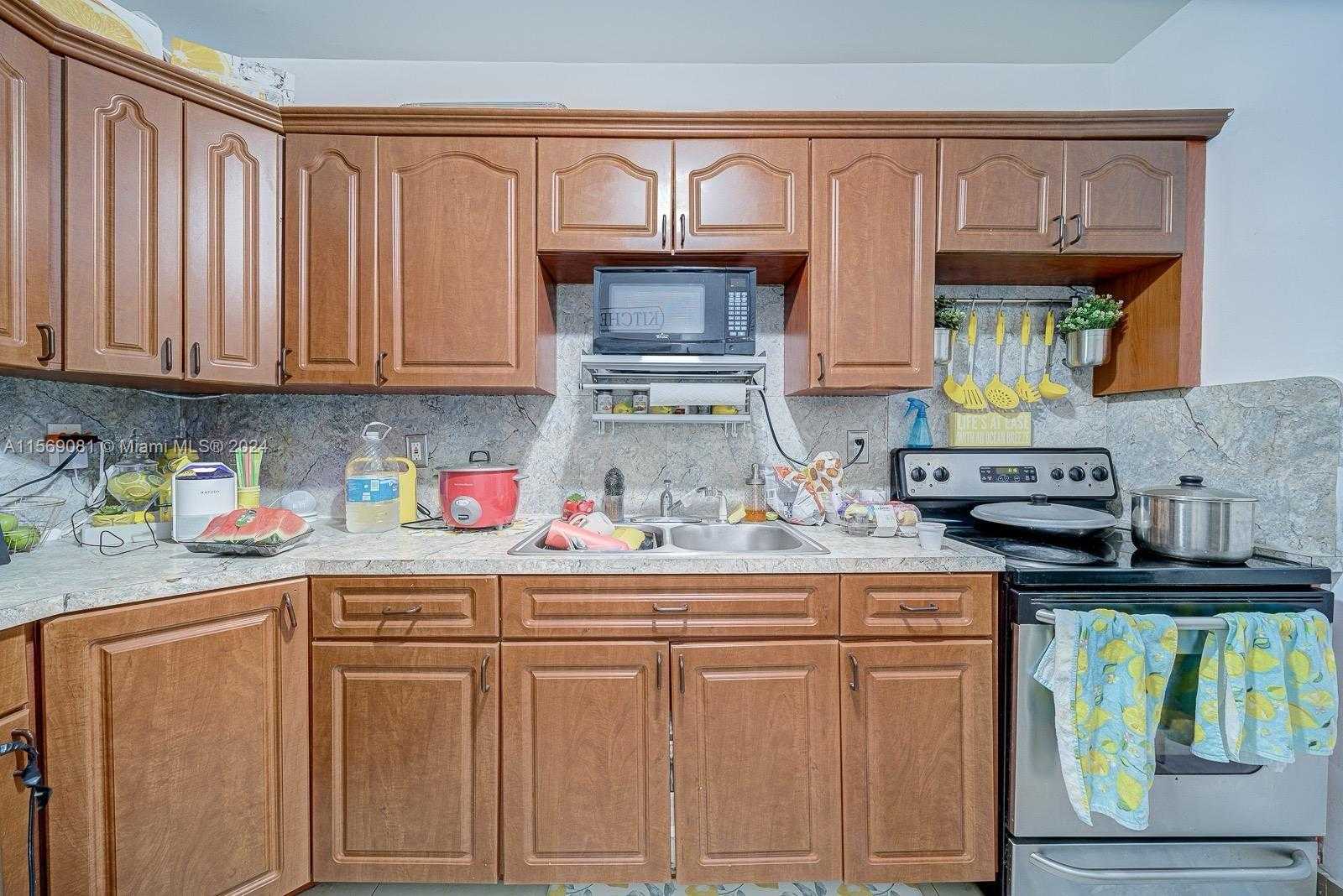 Small Image of 627 SOUTH WEST 11TH AVE, Miami Number 5
