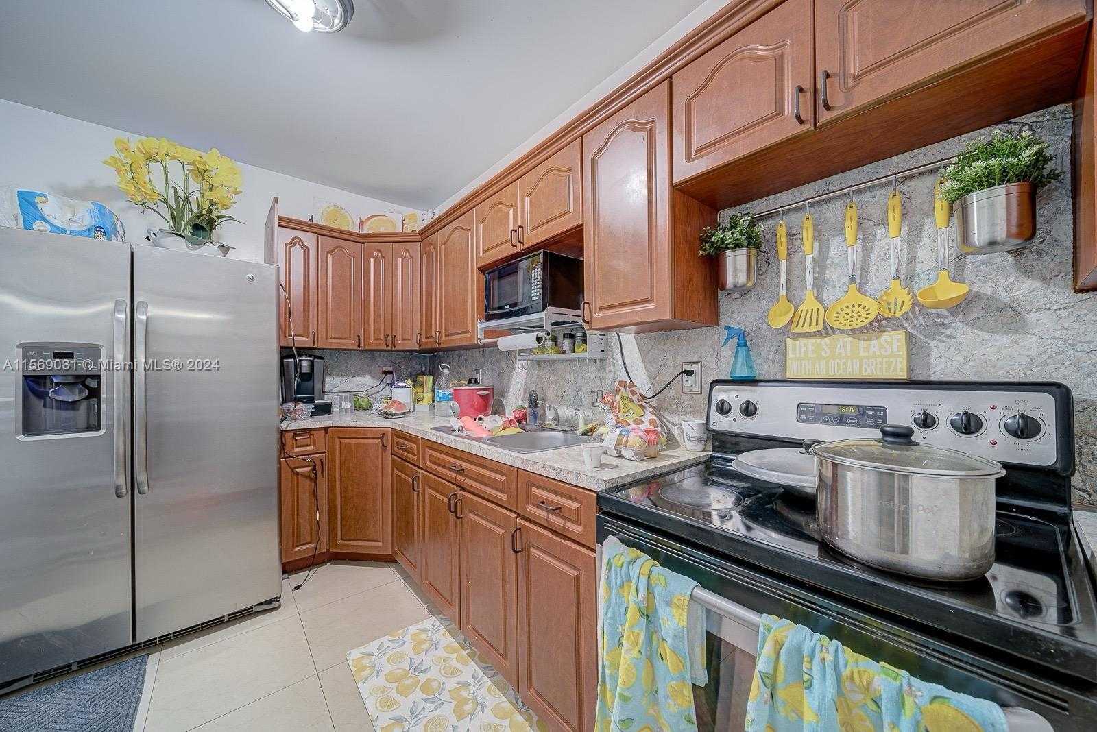 Small Image of 627 SOUTH WEST 11TH AVE, Miami Number 6