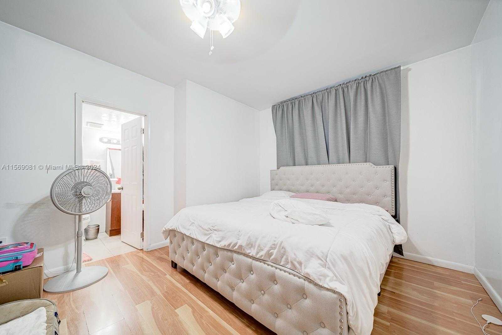 Small Image of 627 SOUTH WEST 11TH AVE, Miami Number 9