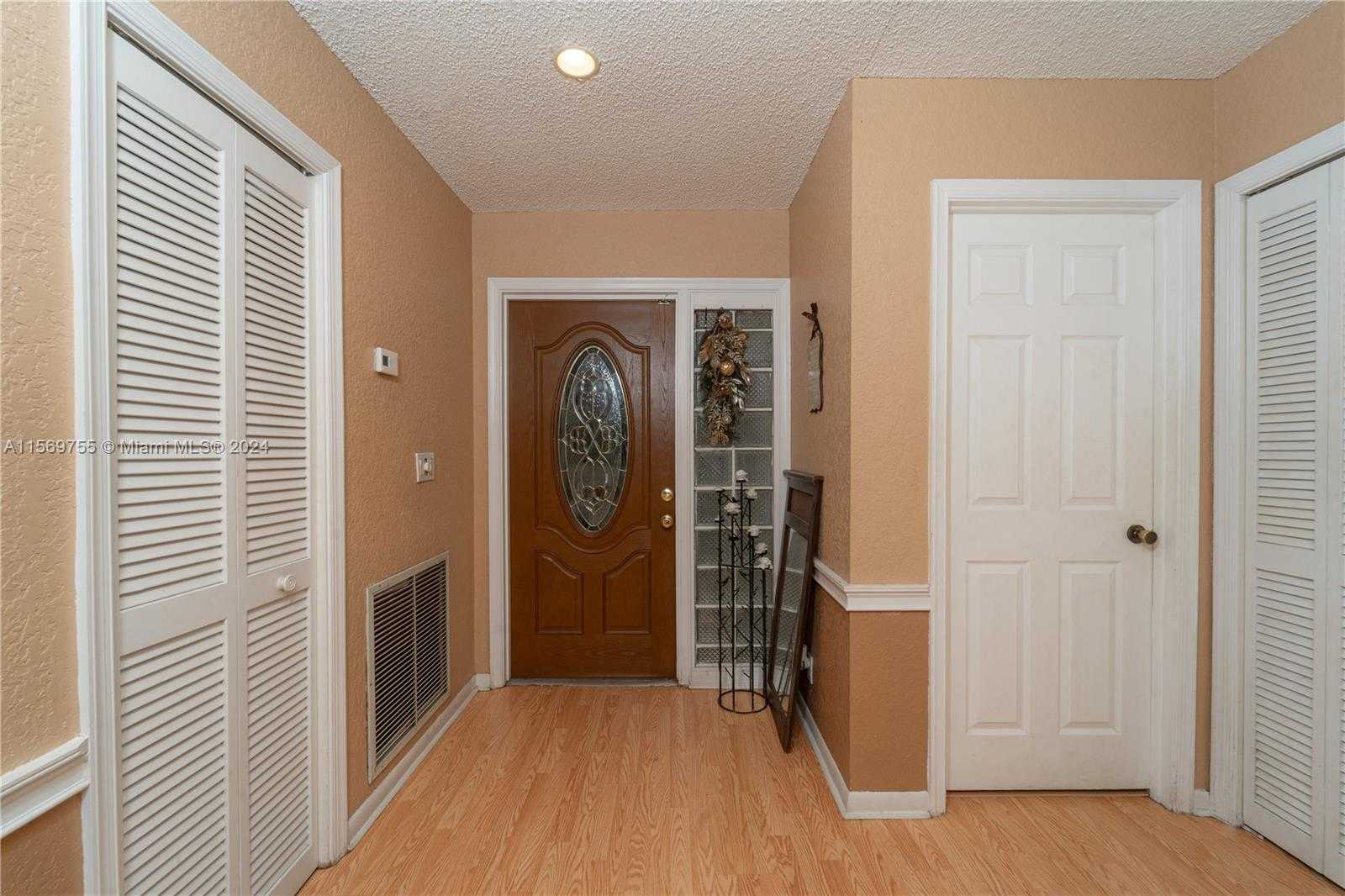 Small Image of 1410 RIVERWOOD LANE, Coral Springs Number 3