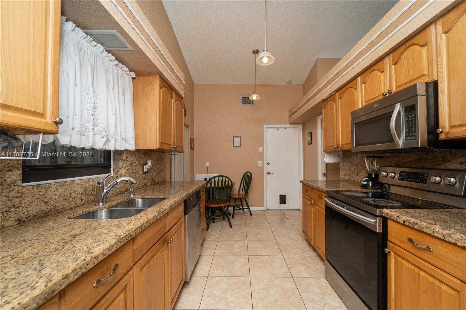 Small Image of 1410 RIVERWOOD LANE, Coral Springs Number 5