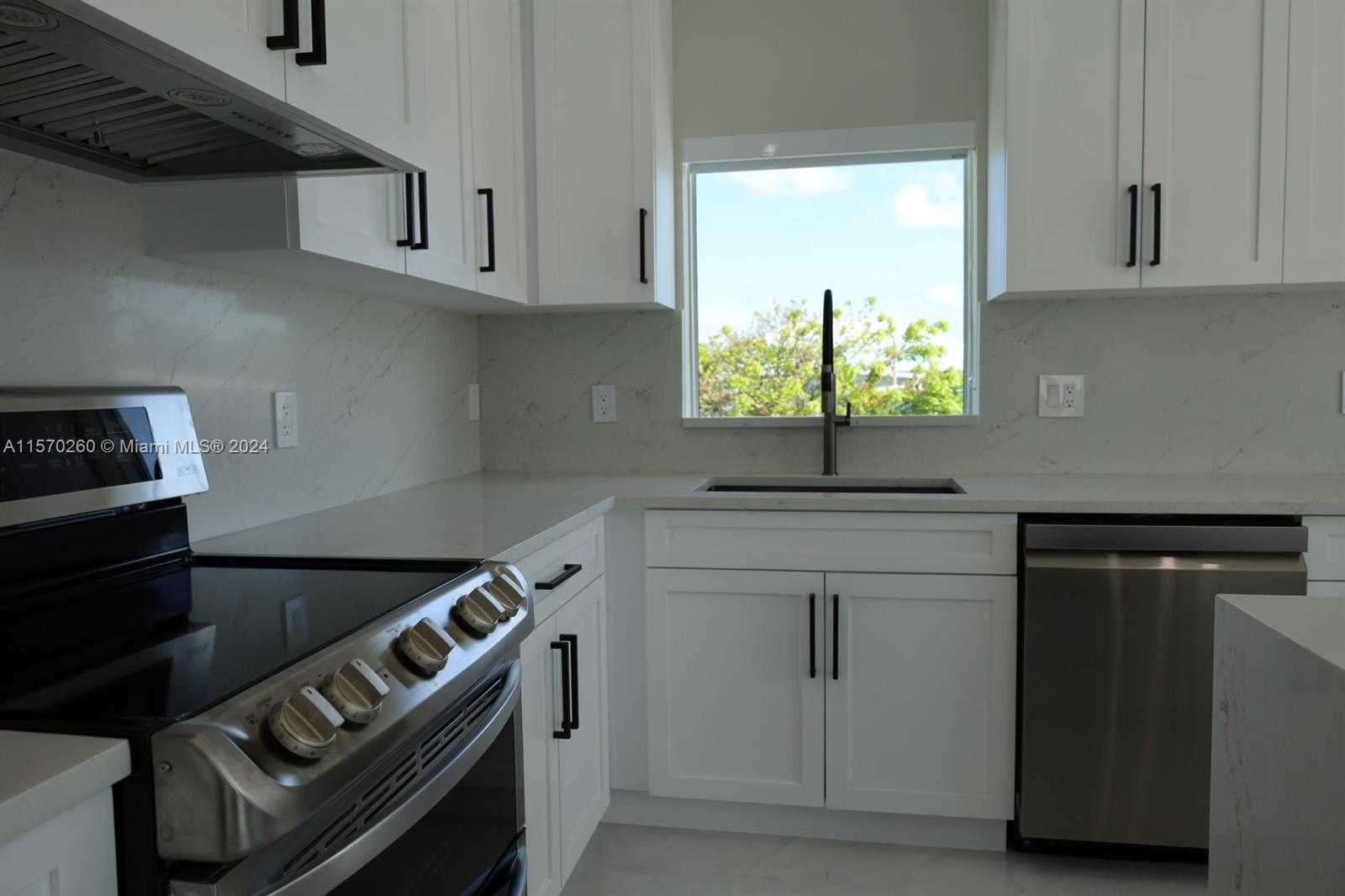 Small Image of 115 AZALEA ST, Tavernier Number 21