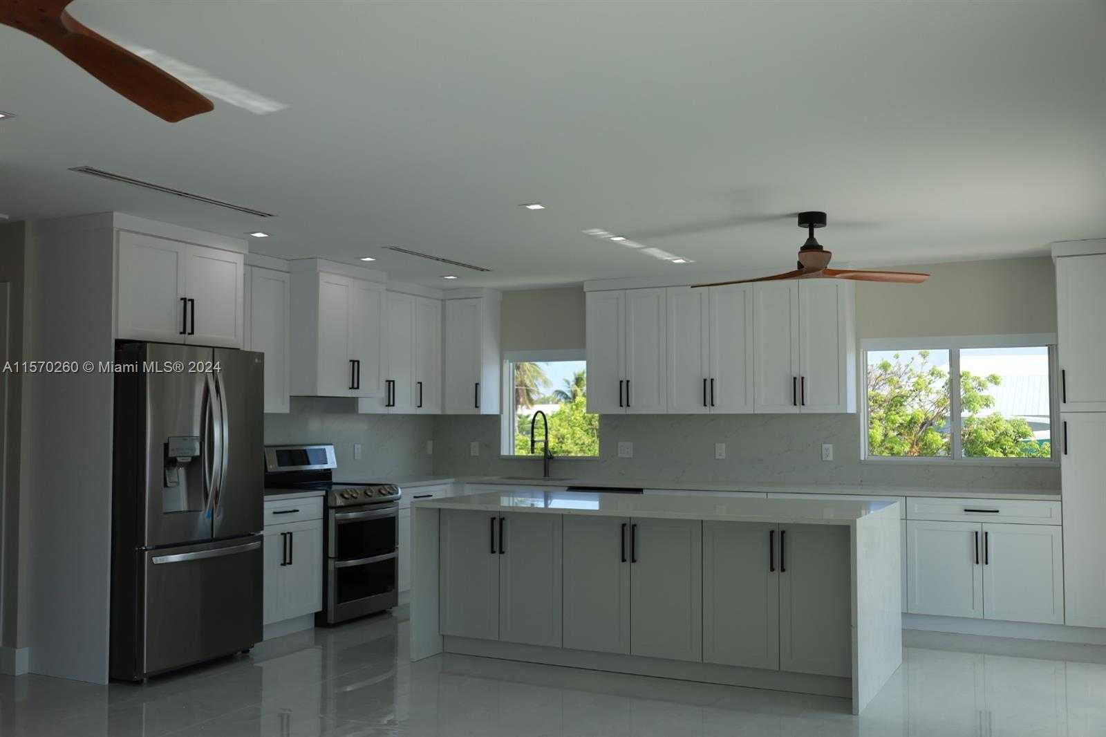 Small Image of 115 AZALEA ST, Tavernier Number 26