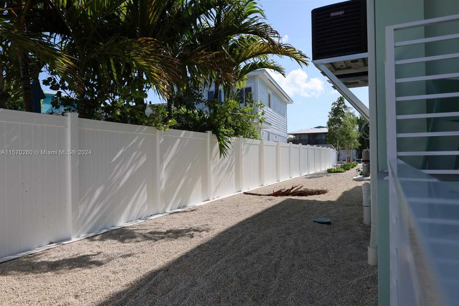 Small Image of 115 AZALEA ST, Tavernier Number 31