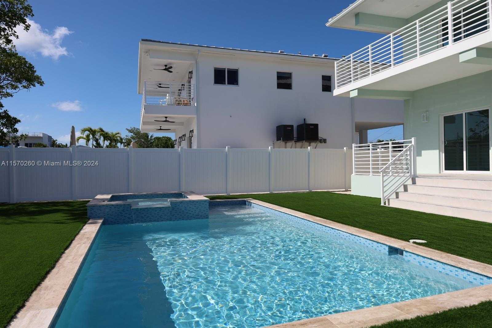 Small Image of 115 AZALEA ST, Tavernier Number 33
