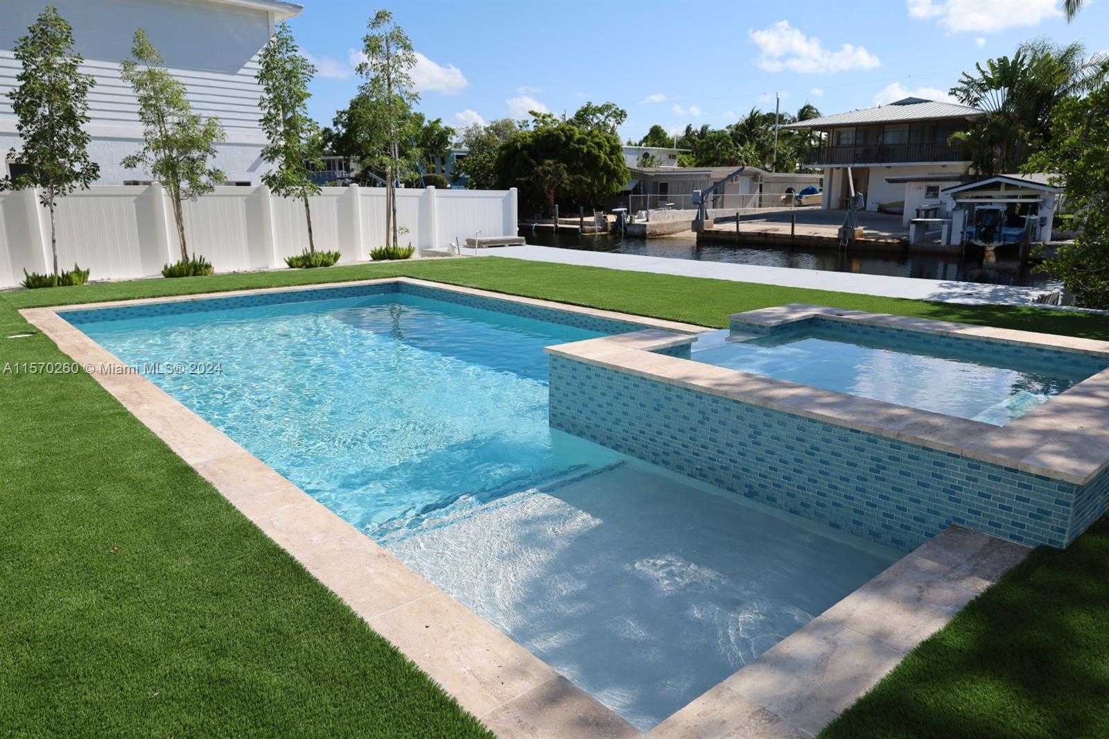 Small Image of 115 AZALEA ST, Tavernier Number 37