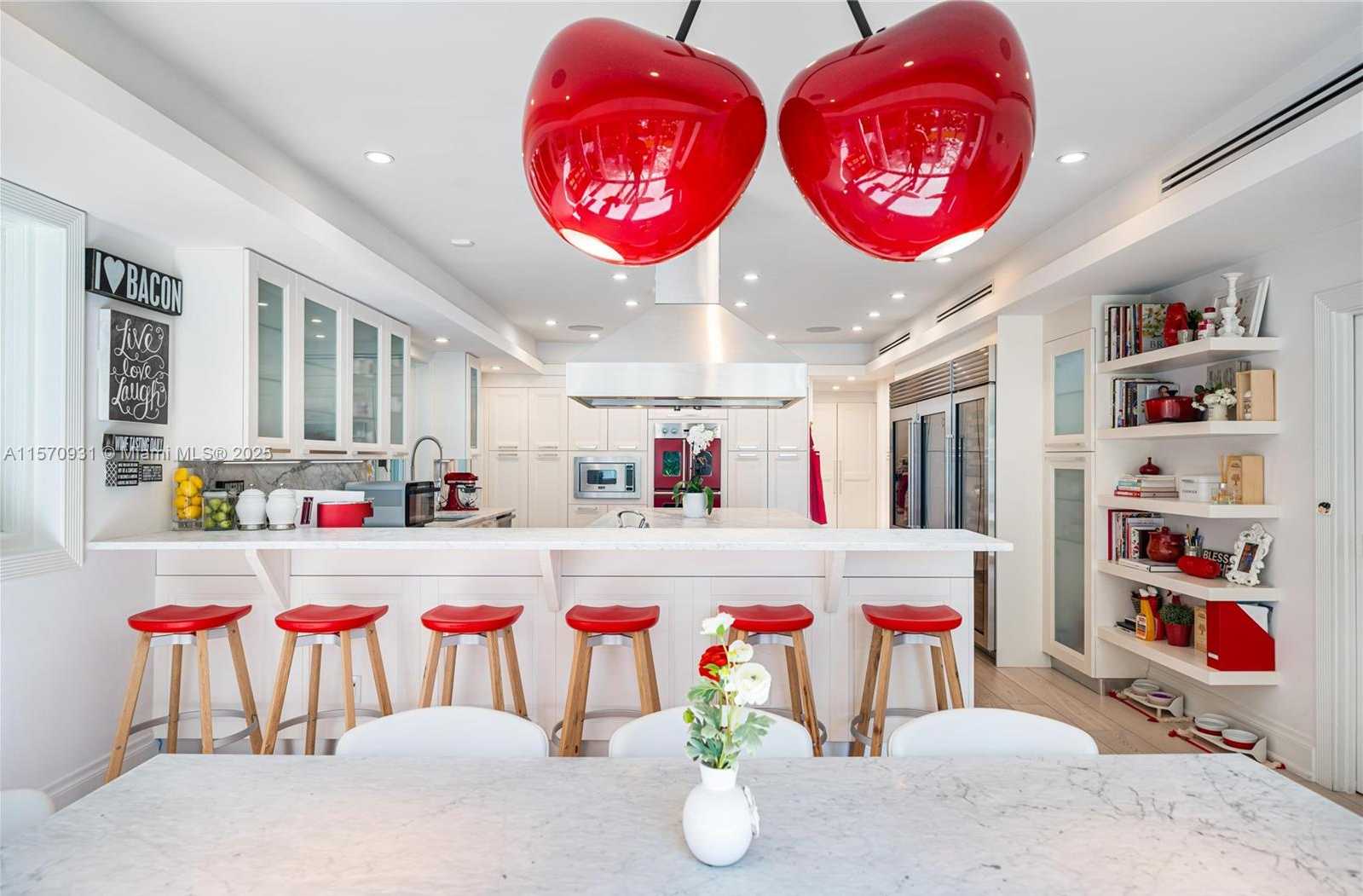 Small Image of 6320 ALLISON RD, Miami Beach Number 10