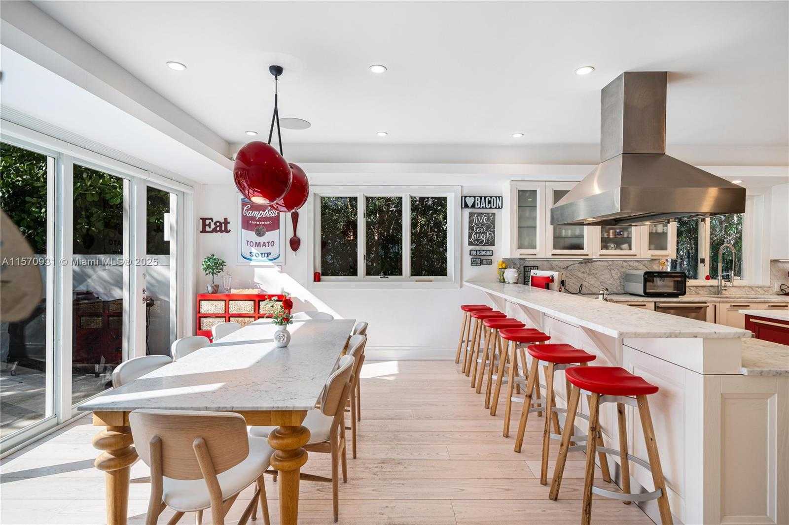 Small Image of 6320 ALLISON RD, Miami Beach Number 12