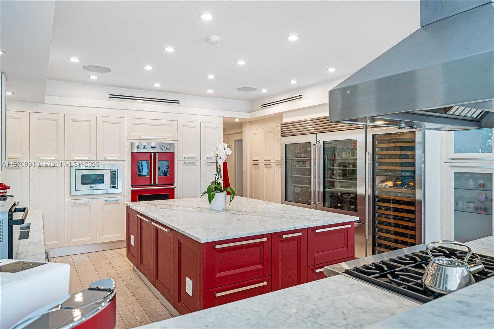 Small Image of 6320 ALLISON RD, Miami Beach Number 13