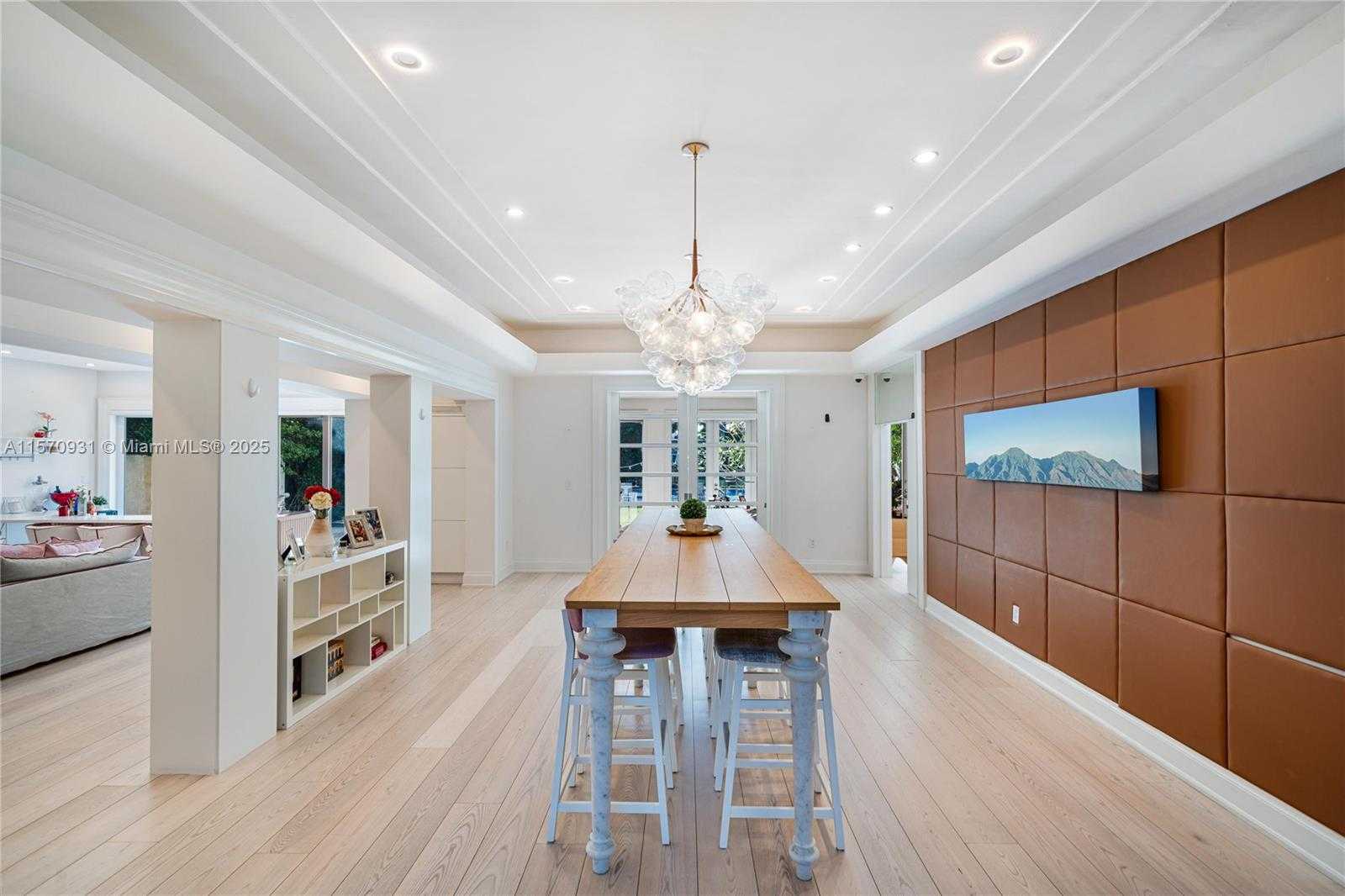 Small Image of 6320 ALLISON RD, Miami Beach Number 18