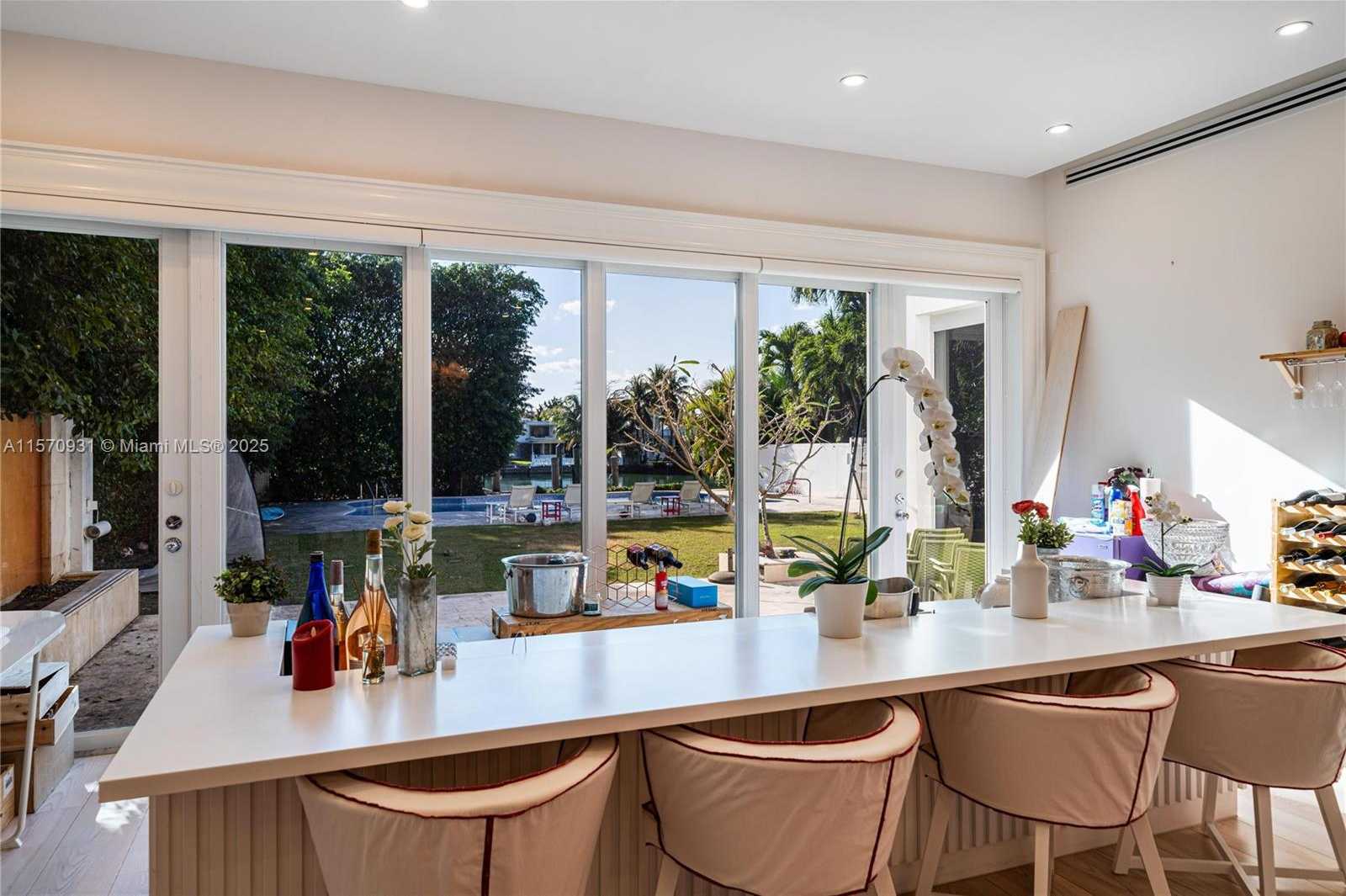 Small Image of 6320 ALLISON RD, Miami Beach Number 24