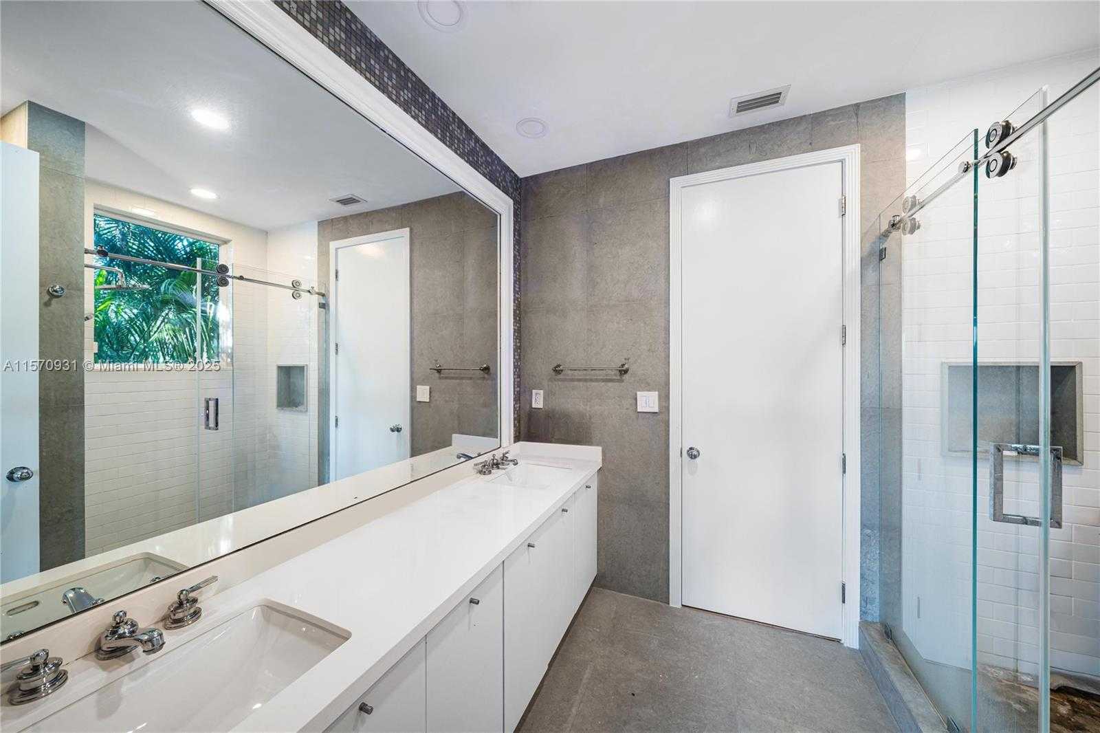 Small Image of 6320 ALLISON RD, Miami Beach Number 32