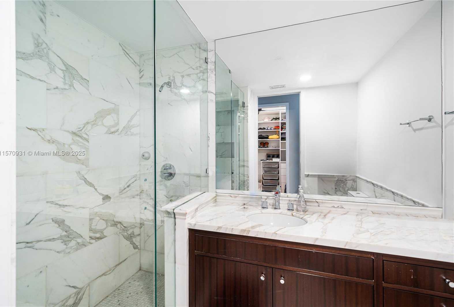Small Image of 6320 ALLISON RD, Miami Beach Number 35
