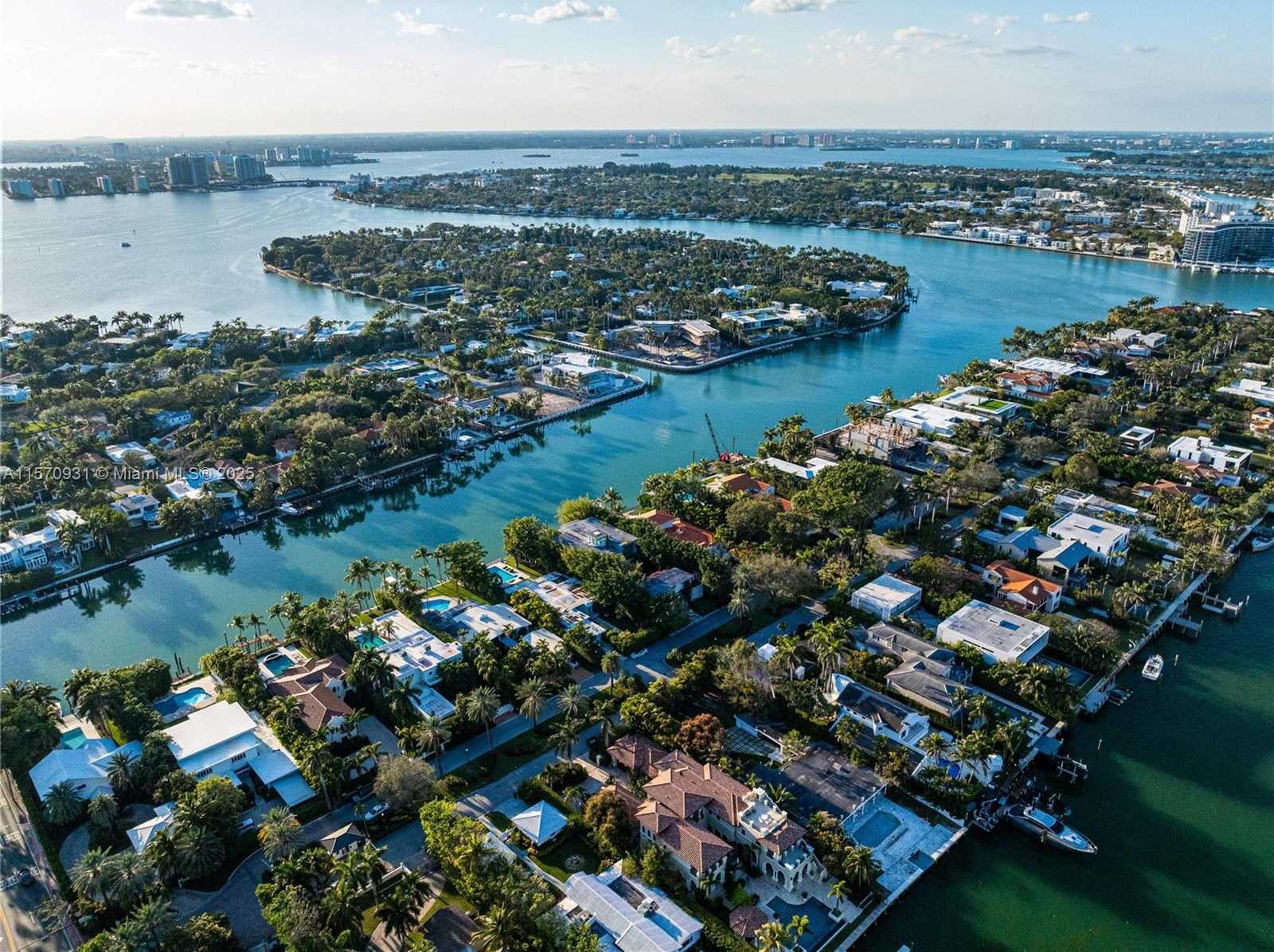 Small Image of 6320 ALLISON RD, Miami Beach Number 43