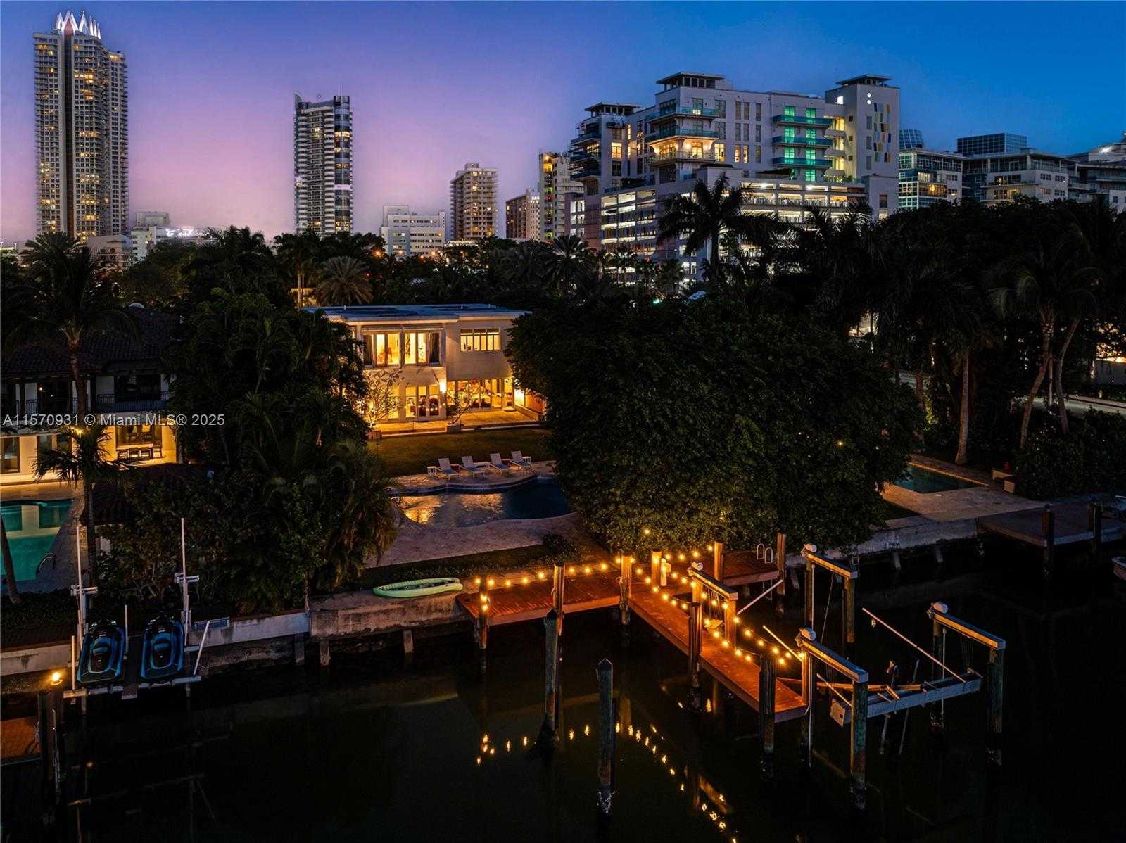 Small Image of 6320 ALLISON RD, Miami Beach Number 50