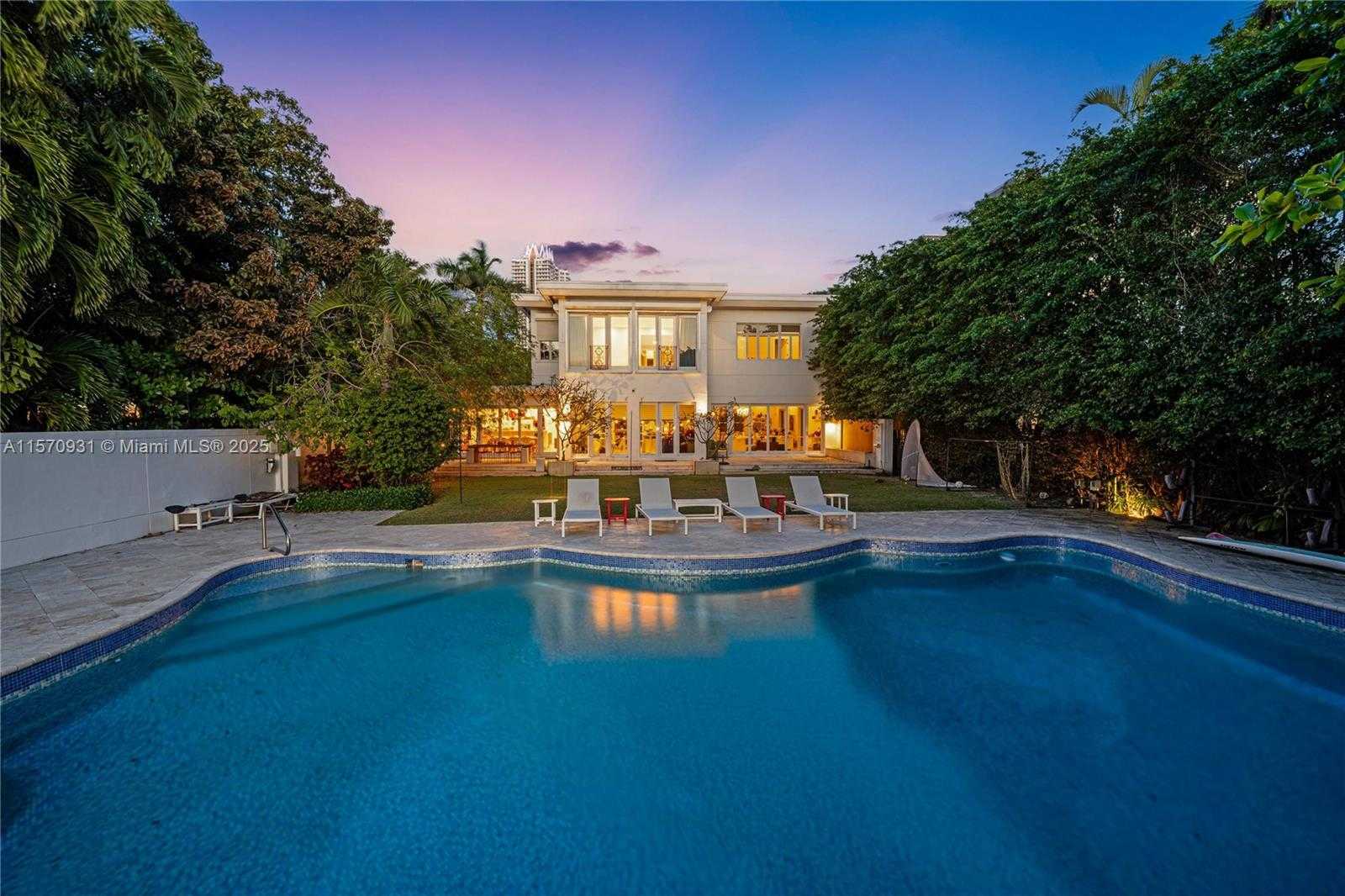 Small Image of 6320 ALLISON RD, Miami Beach Number 53