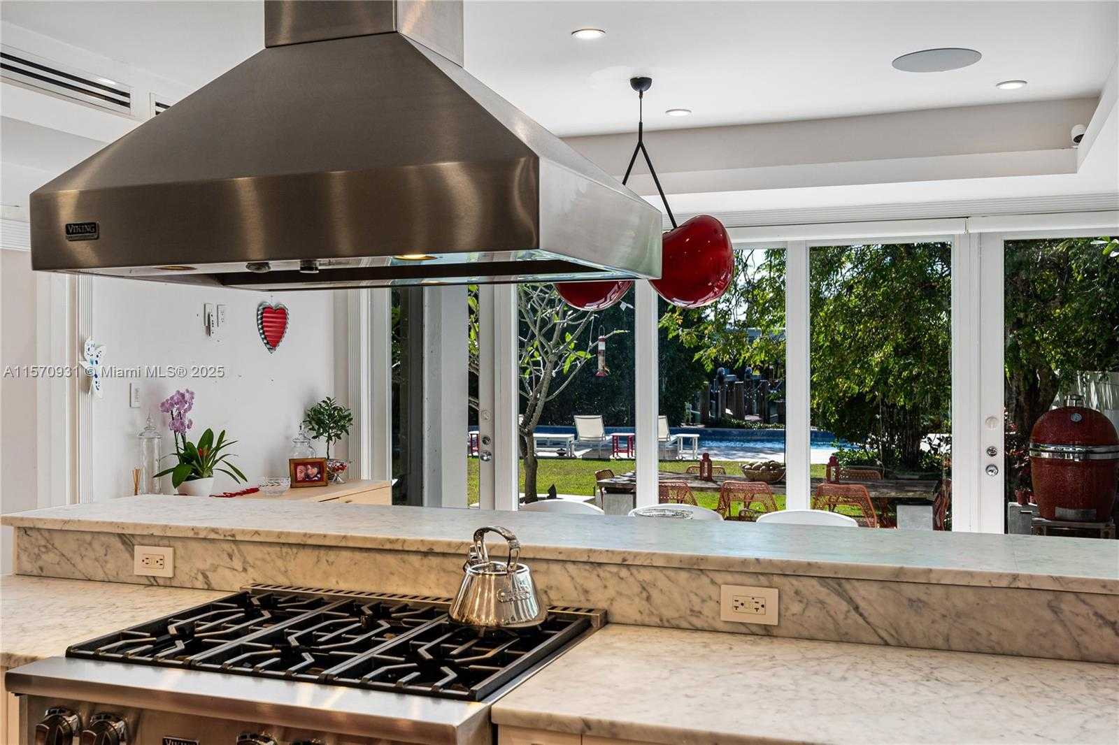 Small Image of 6320 ALLISON RD, Miami Beach Number 6