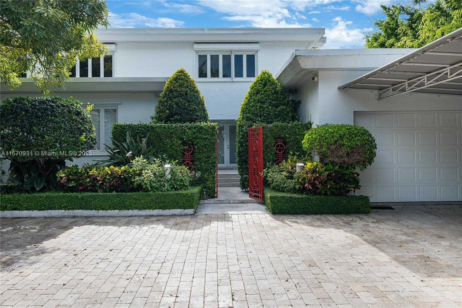 Small Image of 6320 ALLISON RD, Miami Beach Number 62
