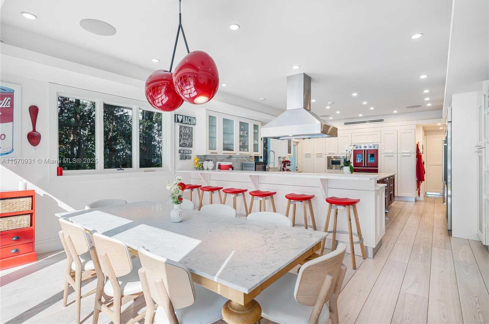 Small Image of 6320 ALLISON RD, Miami Beach Number 9