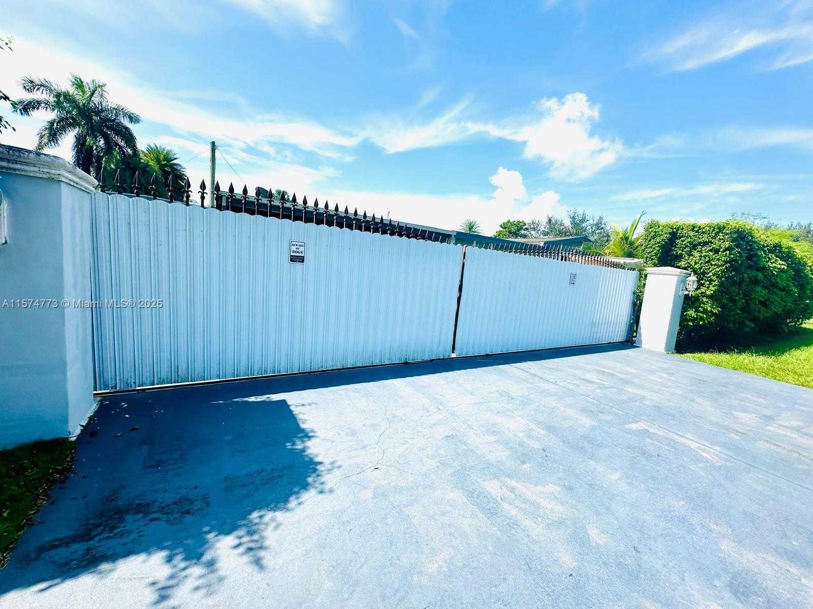 Small Image of 19790 SOUTH WEST 242ND ST, Homestead Number 37