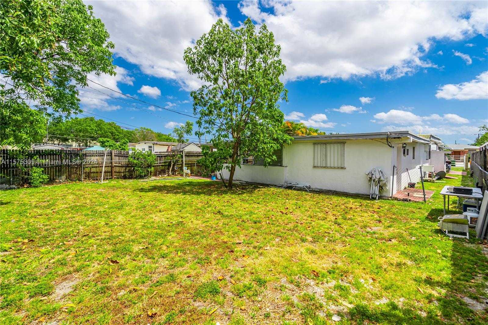 Small Image of 73 EAST 47TH ST, Hialeah Number 35