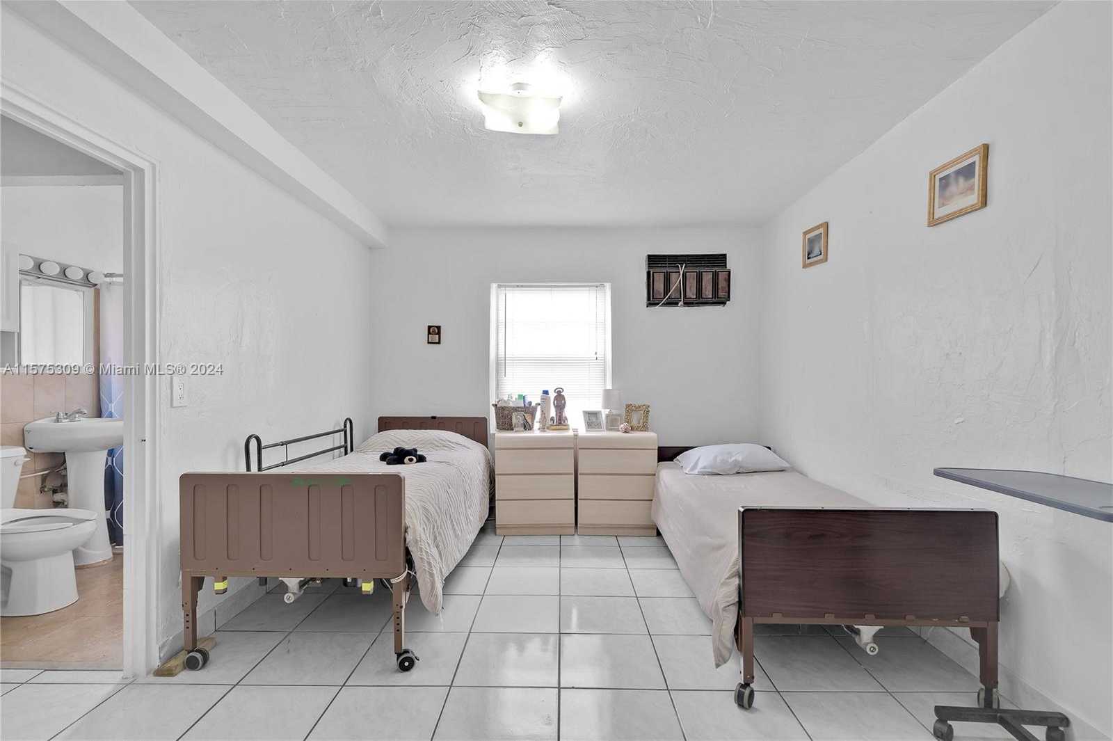 Small Image of 73 EAST 47TH ST, Hialeah Number 39