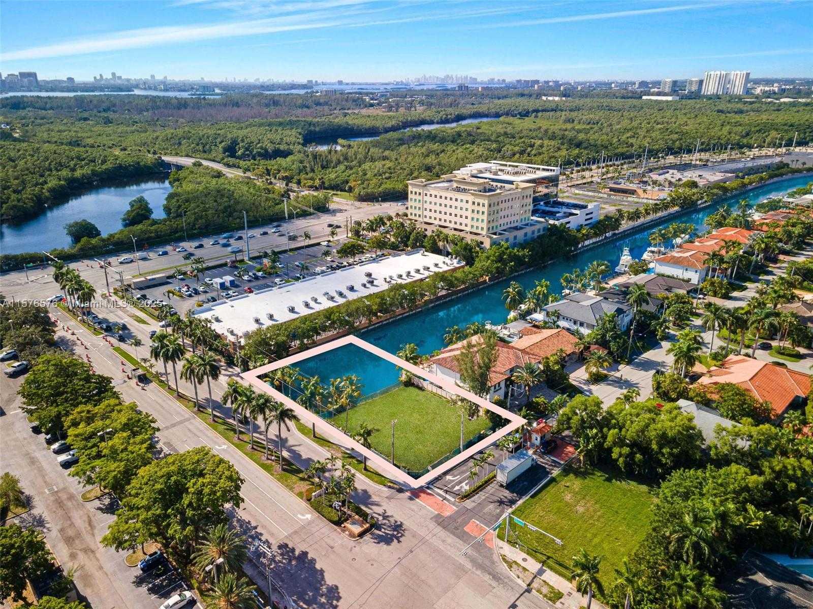 Small Image of 3460 NORTH EAST 164TH ST, North Miami Beach Number 16