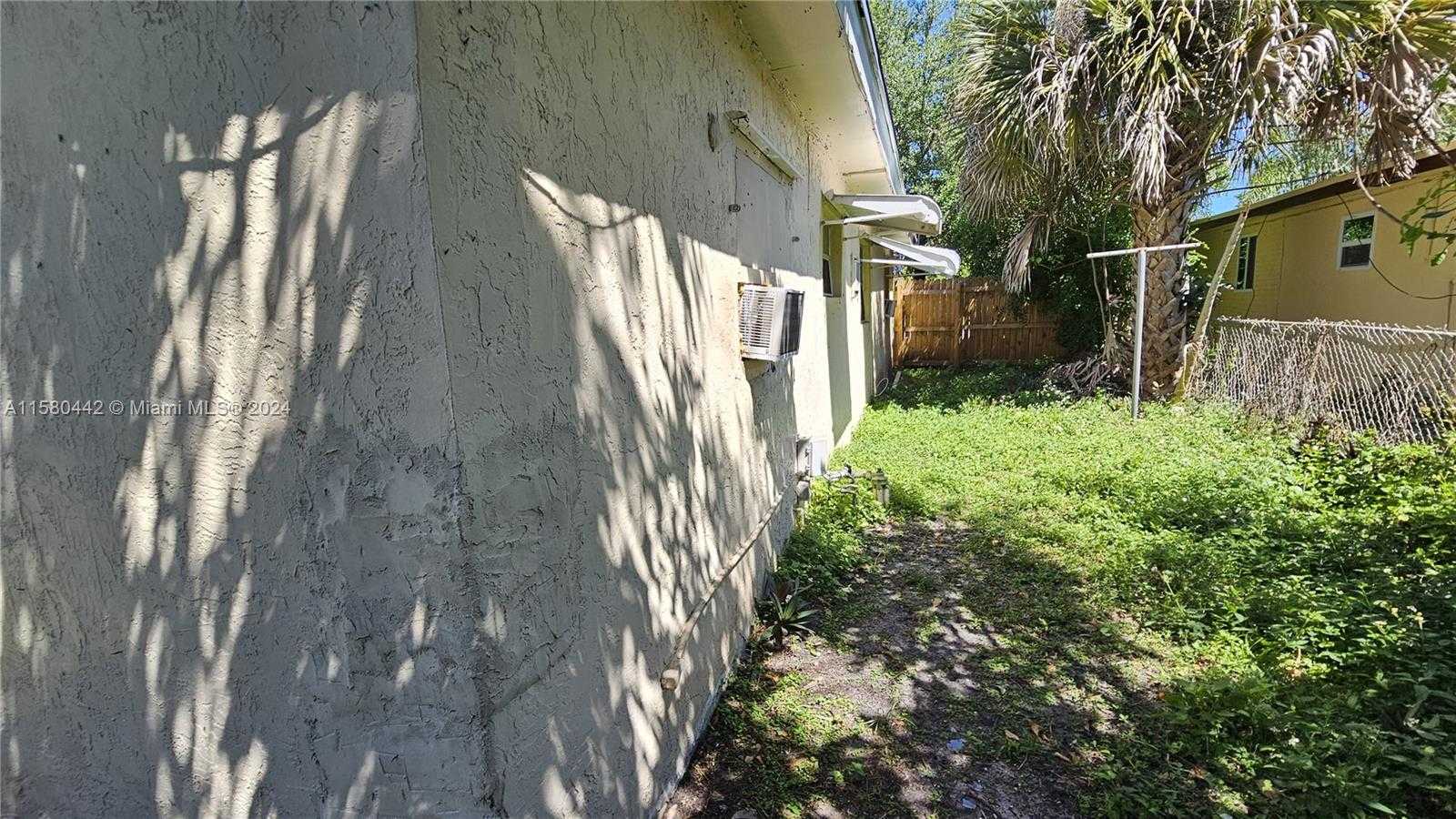 Small Image of 2114 NORTH WEST 5TH ST, Pompano Beach Number 19