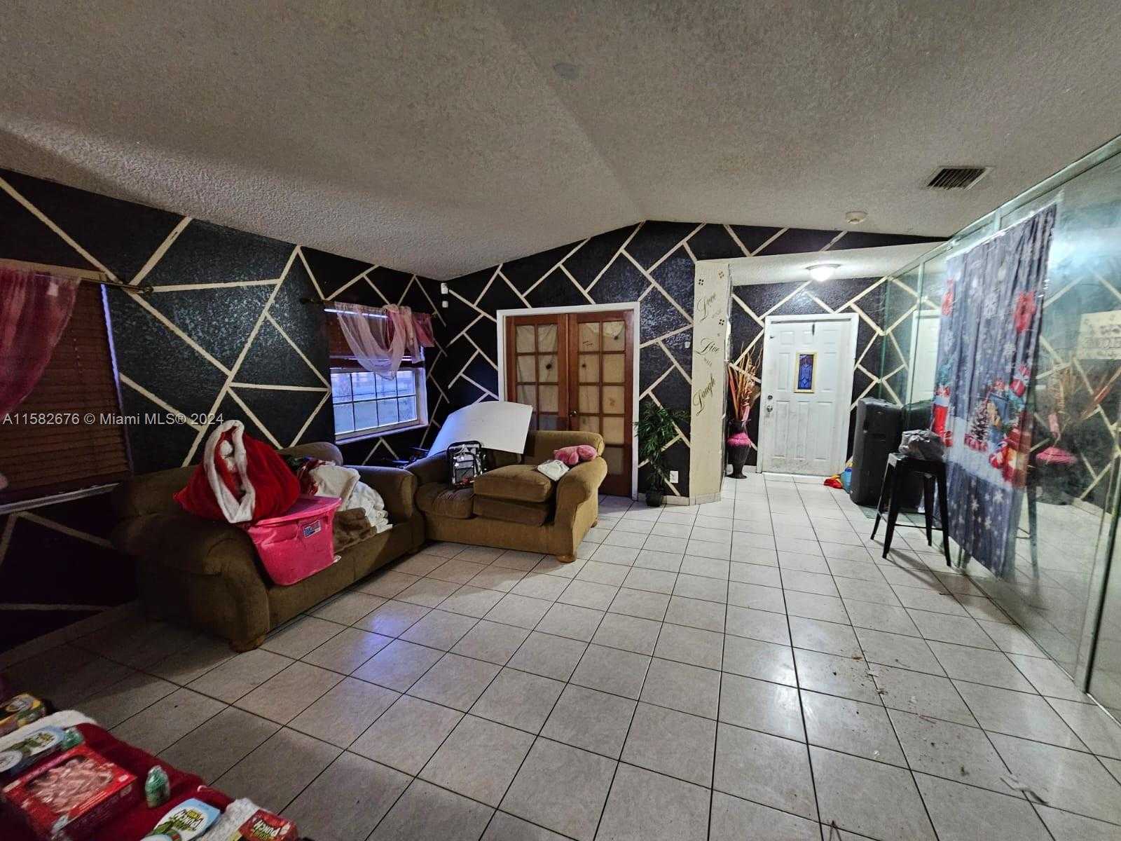 Small Image of 725 NORTH WEST 19TH TER, Fort Lauderdale Number 4
