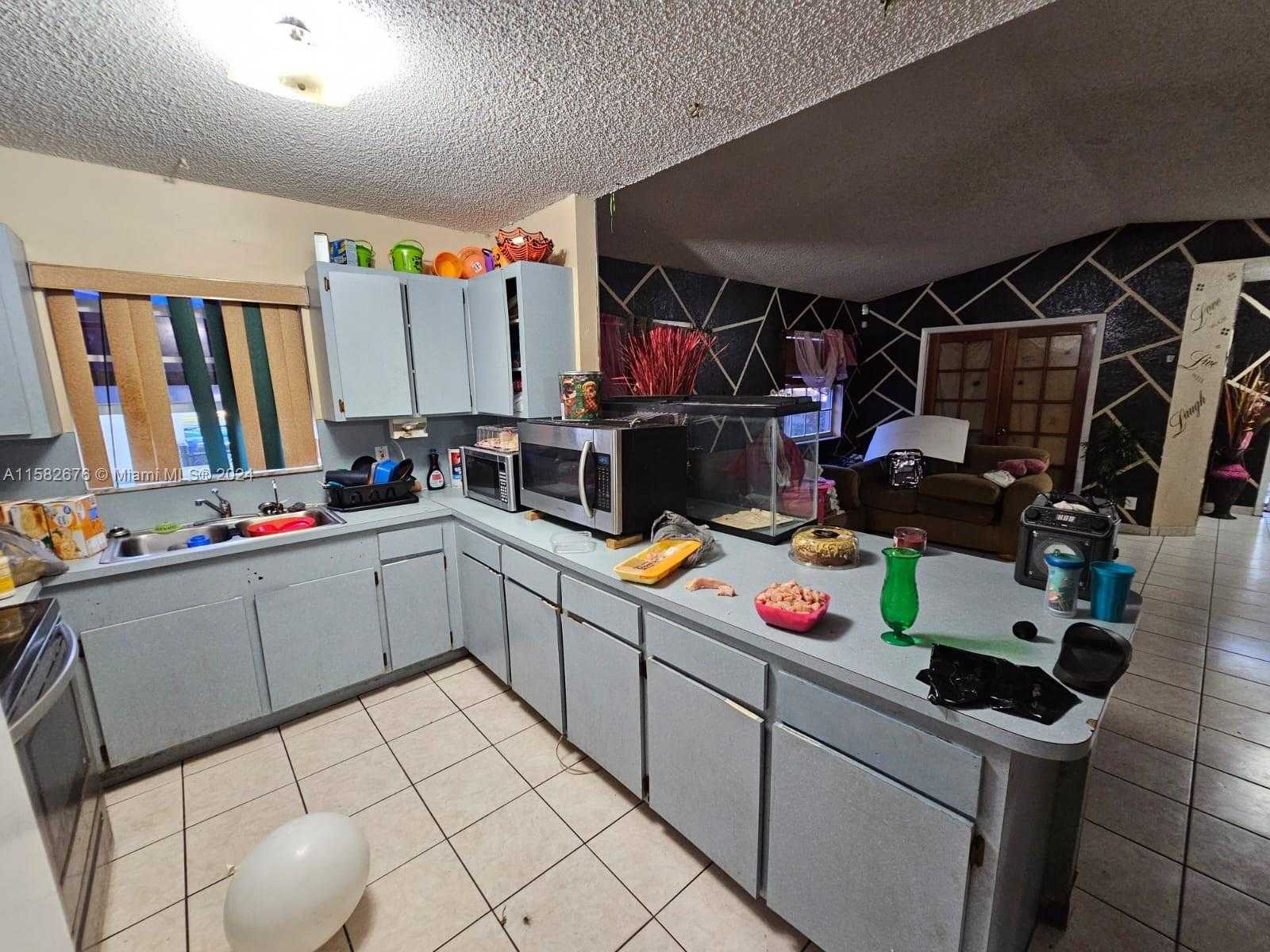 Small Image of 725 NORTH WEST 19TH TER, Fort Lauderdale Number 8