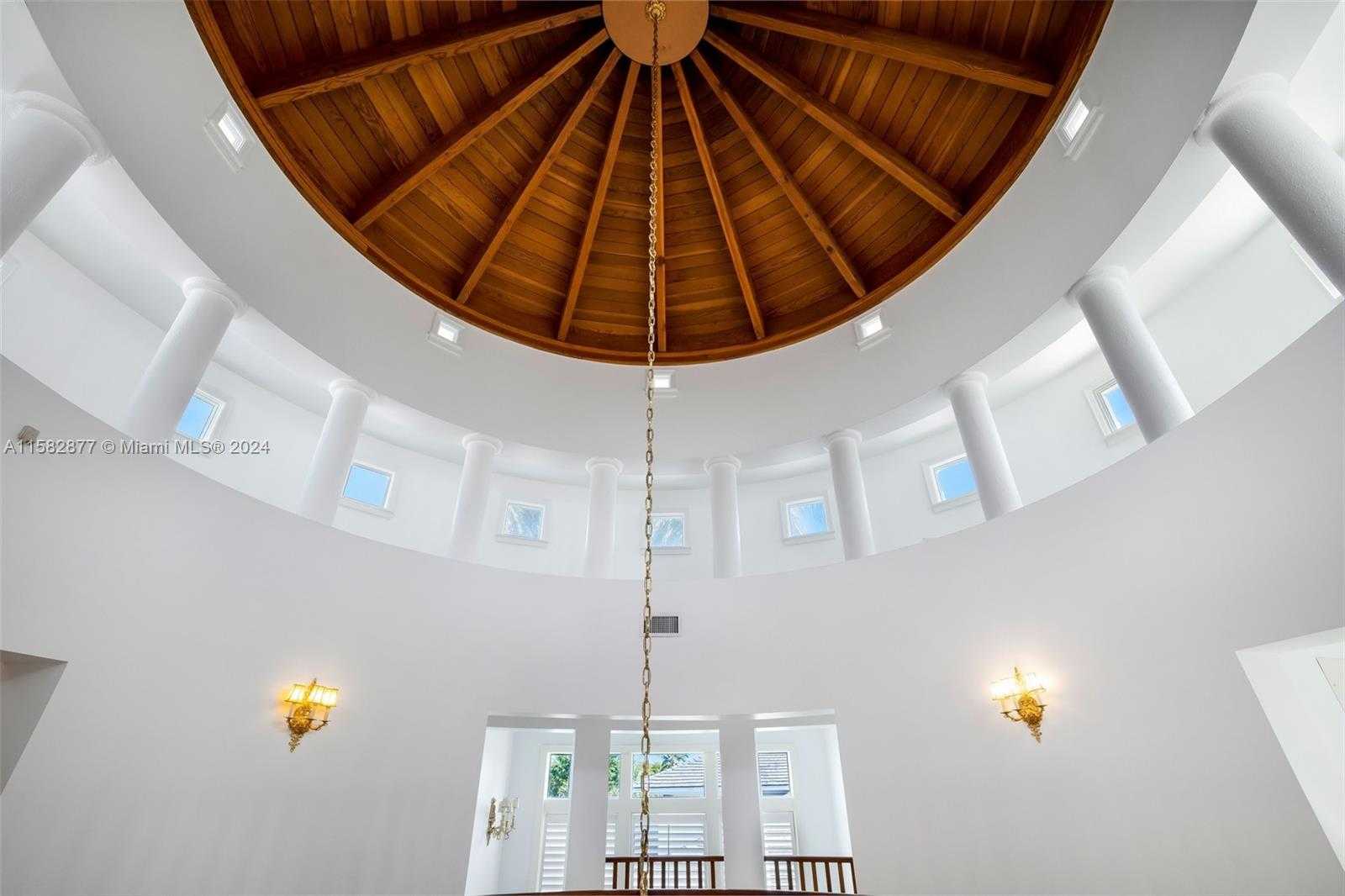 Small Image of 431 COSTANERA RD, Coral Gables Number 11