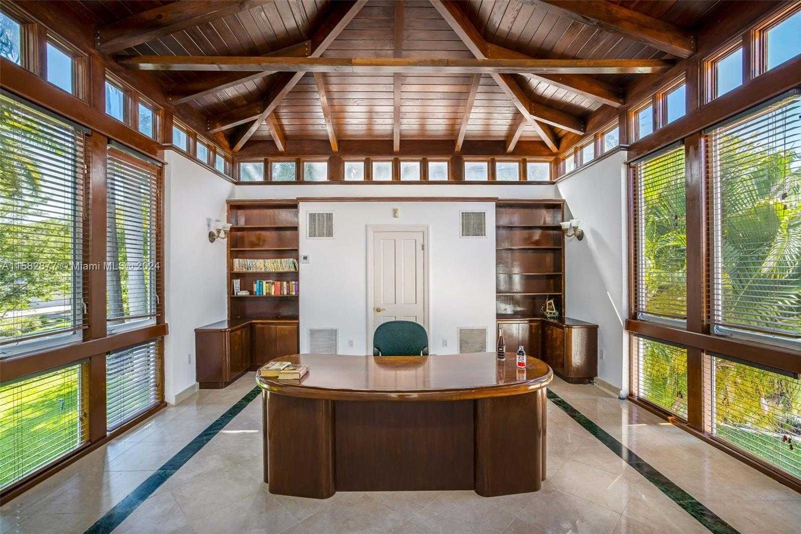 Small Image of 431 COSTANERA RD, Coral Gables Number 12
