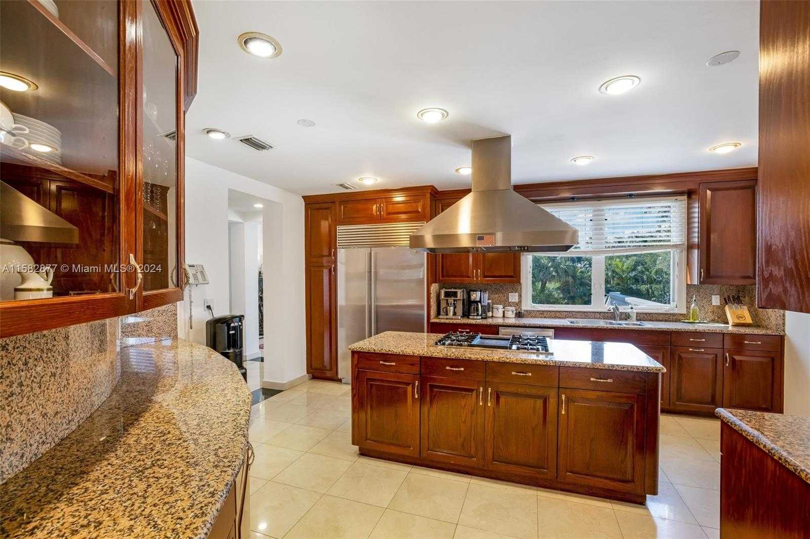 Small Image of 431 COSTANERA RD, Coral Gables Number 13