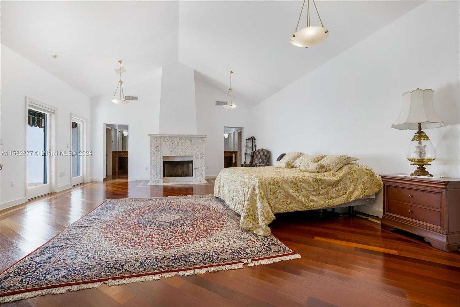 Small Image of 431 COSTANERA RD, Coral Gables Number 14