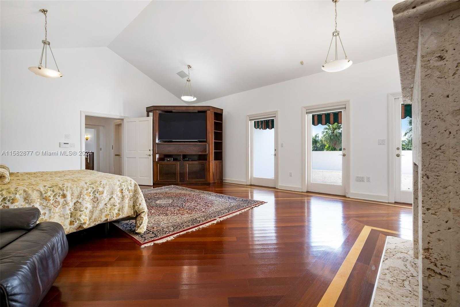 Small Image of 431 COSTANERA RD, Coral Gables Number 15