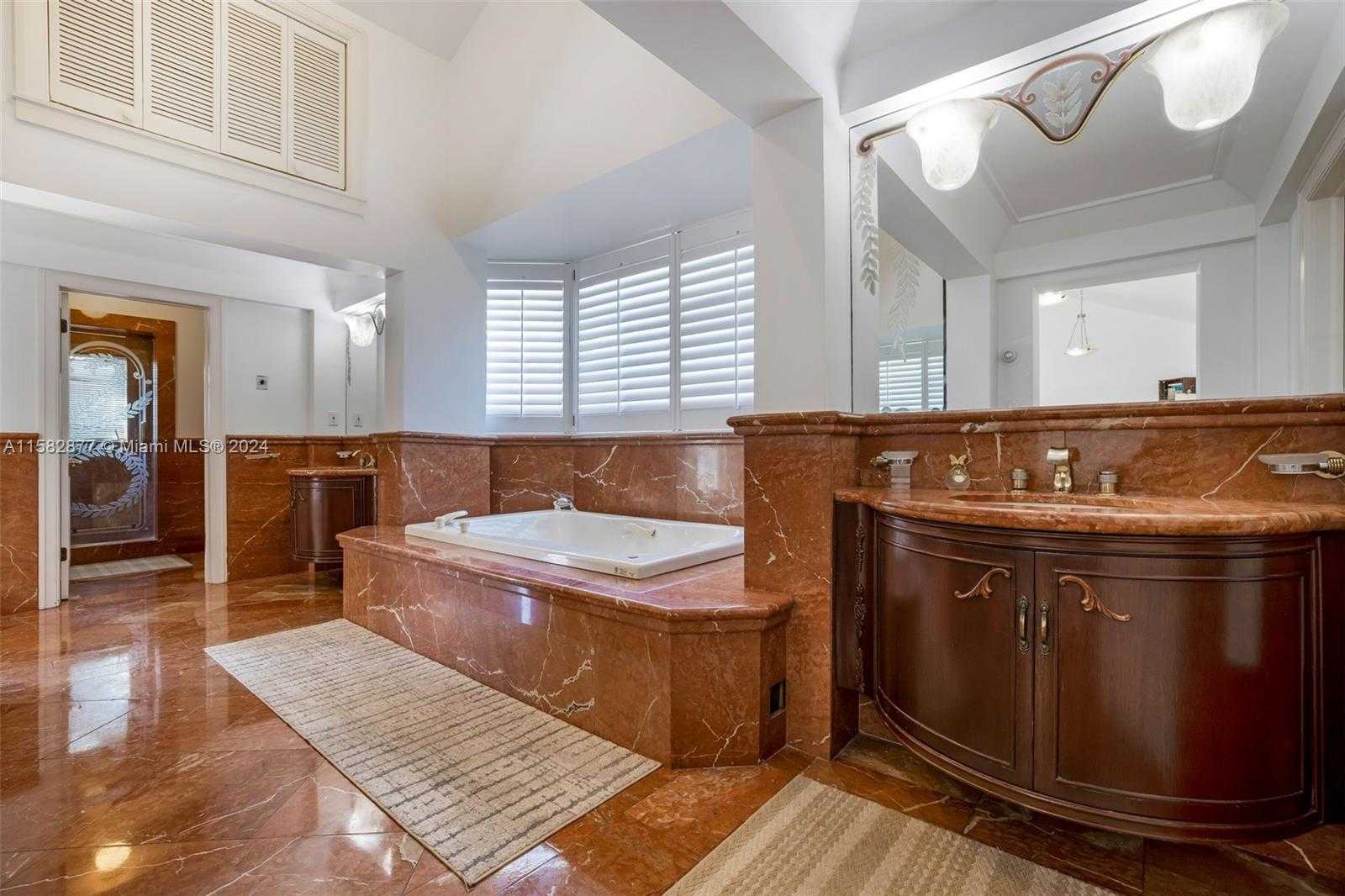 Small Image of 431 COSTANERA RD, Coral Gables Number 16