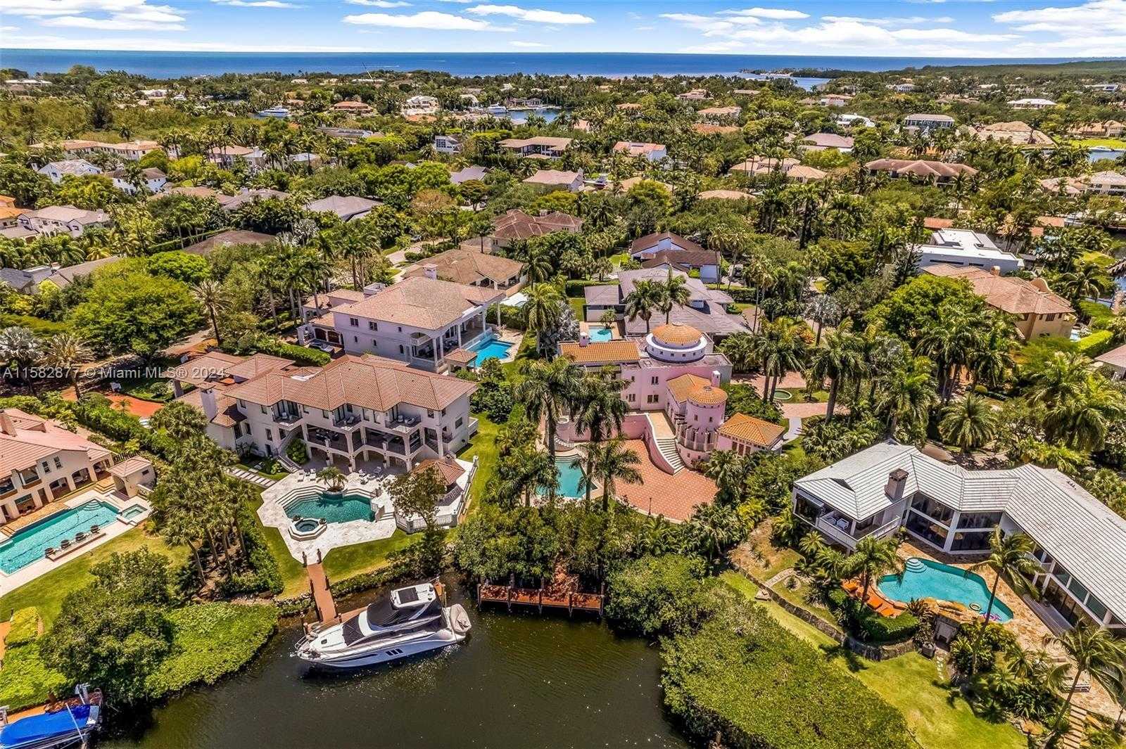 Small Image of 431 COSTANERA RD, Coral Gables Number 2