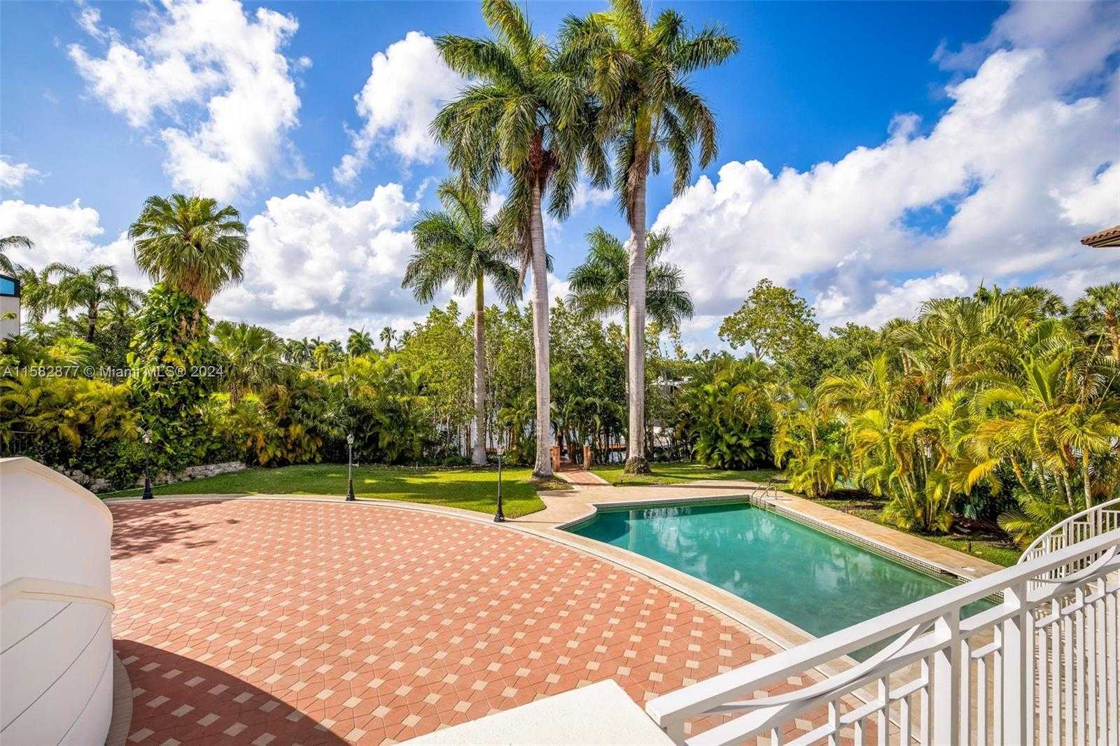 Small Image of 431 COSTANERA RD, Coral Gables Number 25