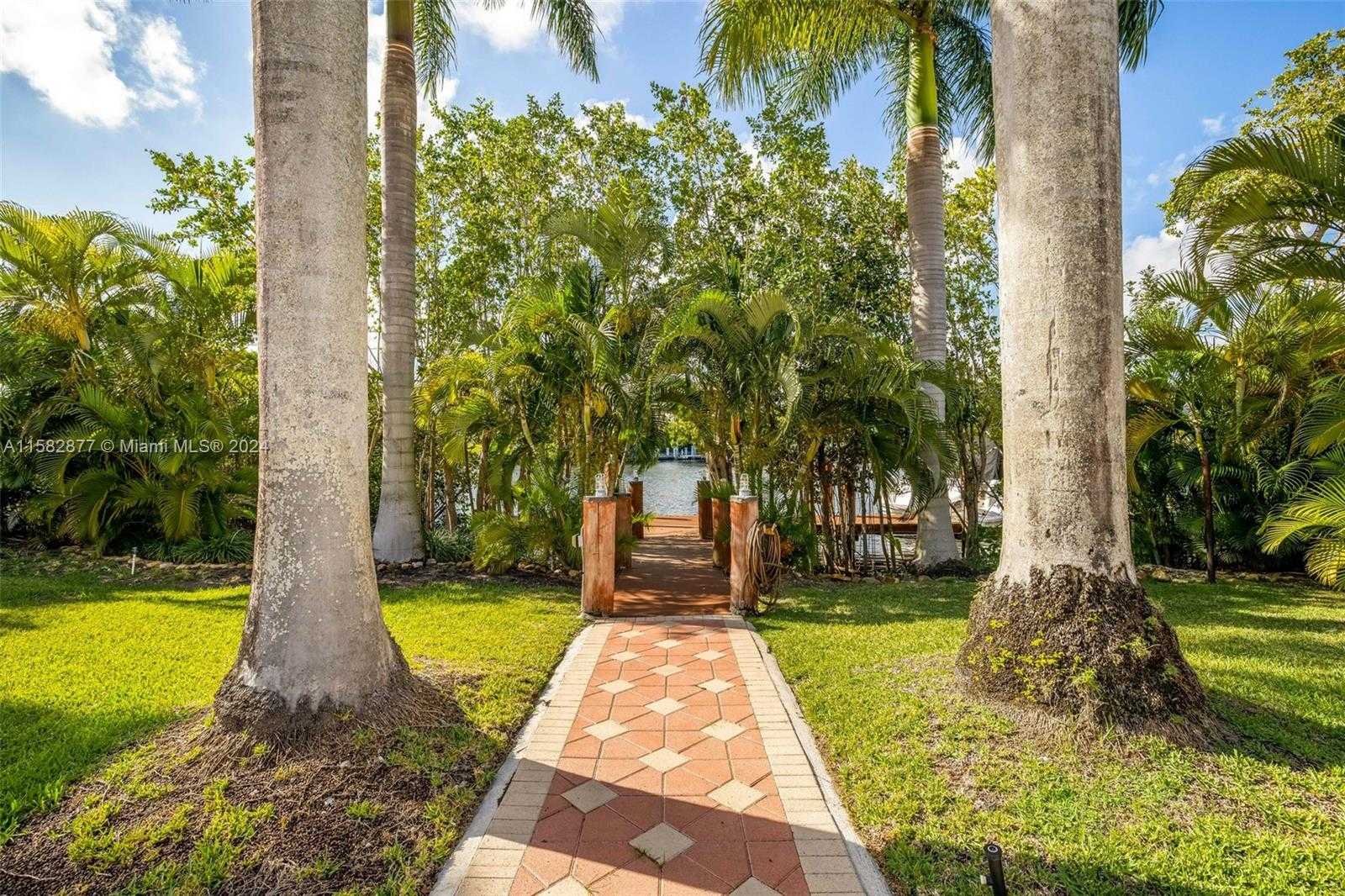 Small Image of 431 COSTANERA RD, Coral Gables Number 28