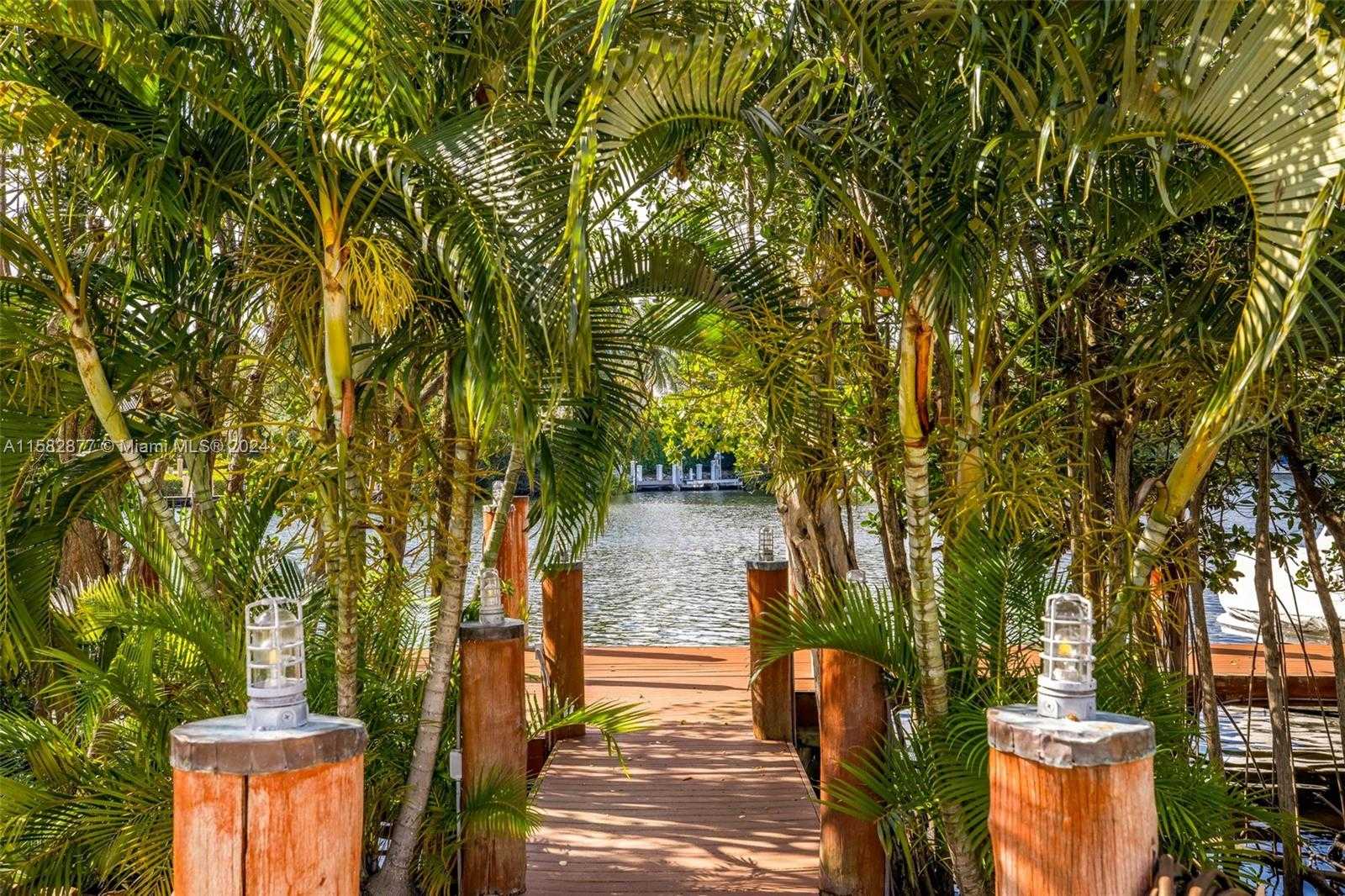 Small Image of 431 COSTANERA RD, Coral Gables Number 29