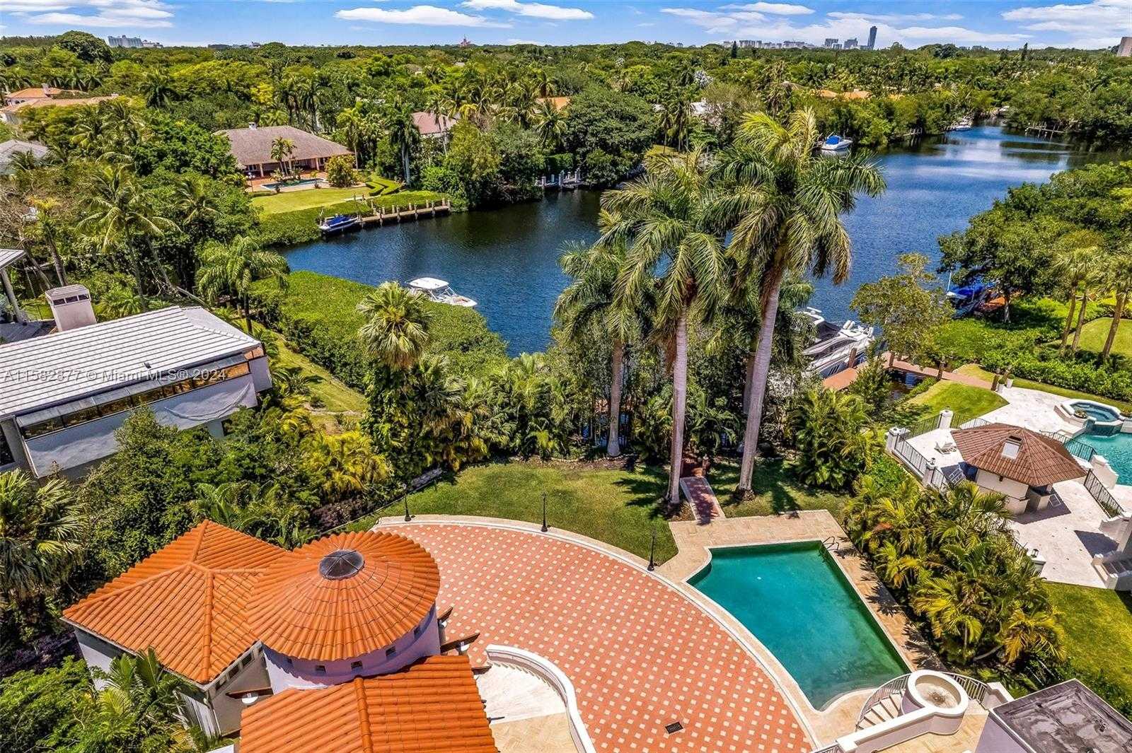 Small Image of 431 COSTANERA RD, Coral Gables Number 4