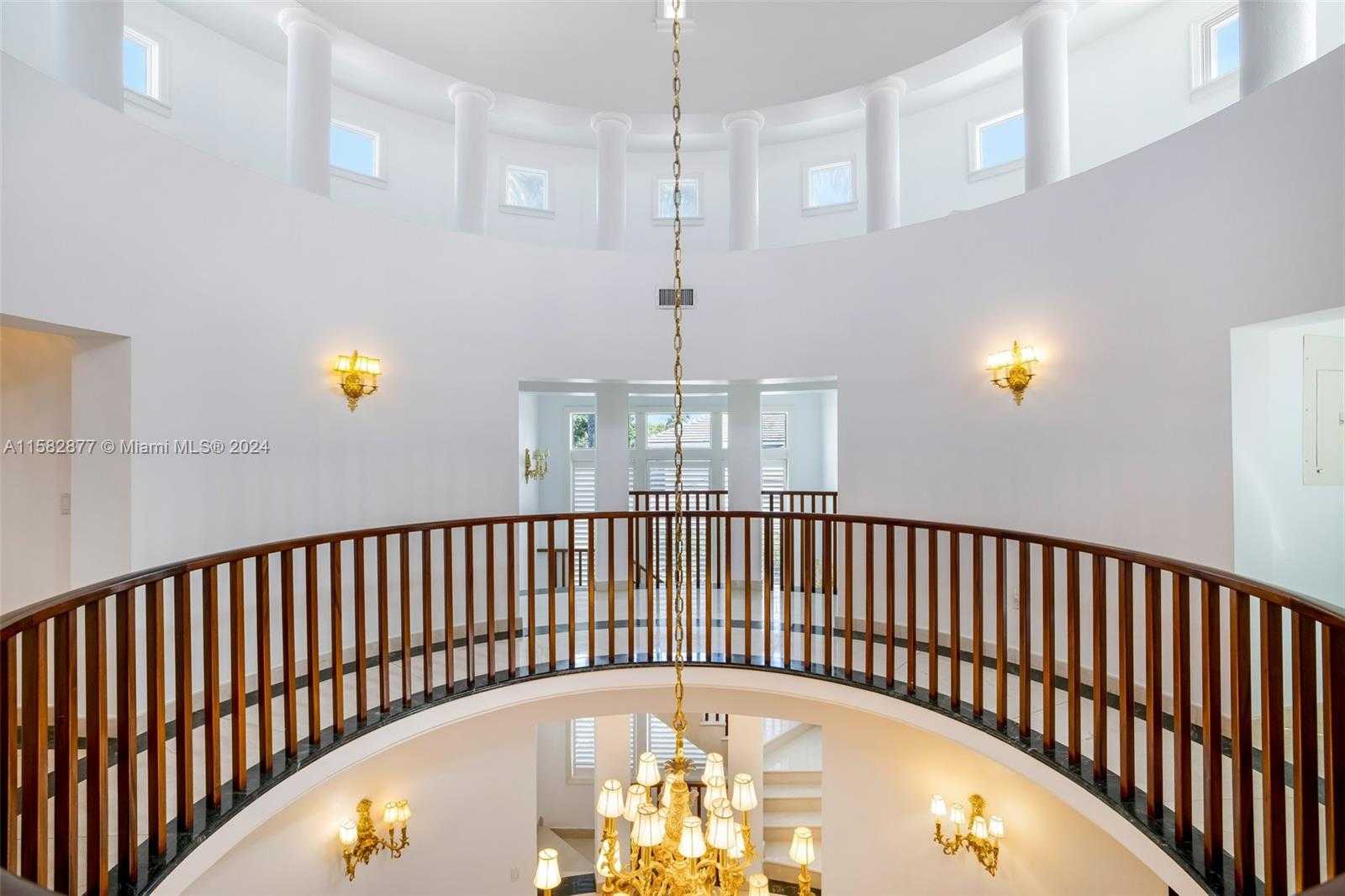 Small Image of 431 COSTANERA RD, Coral Gables Number 9