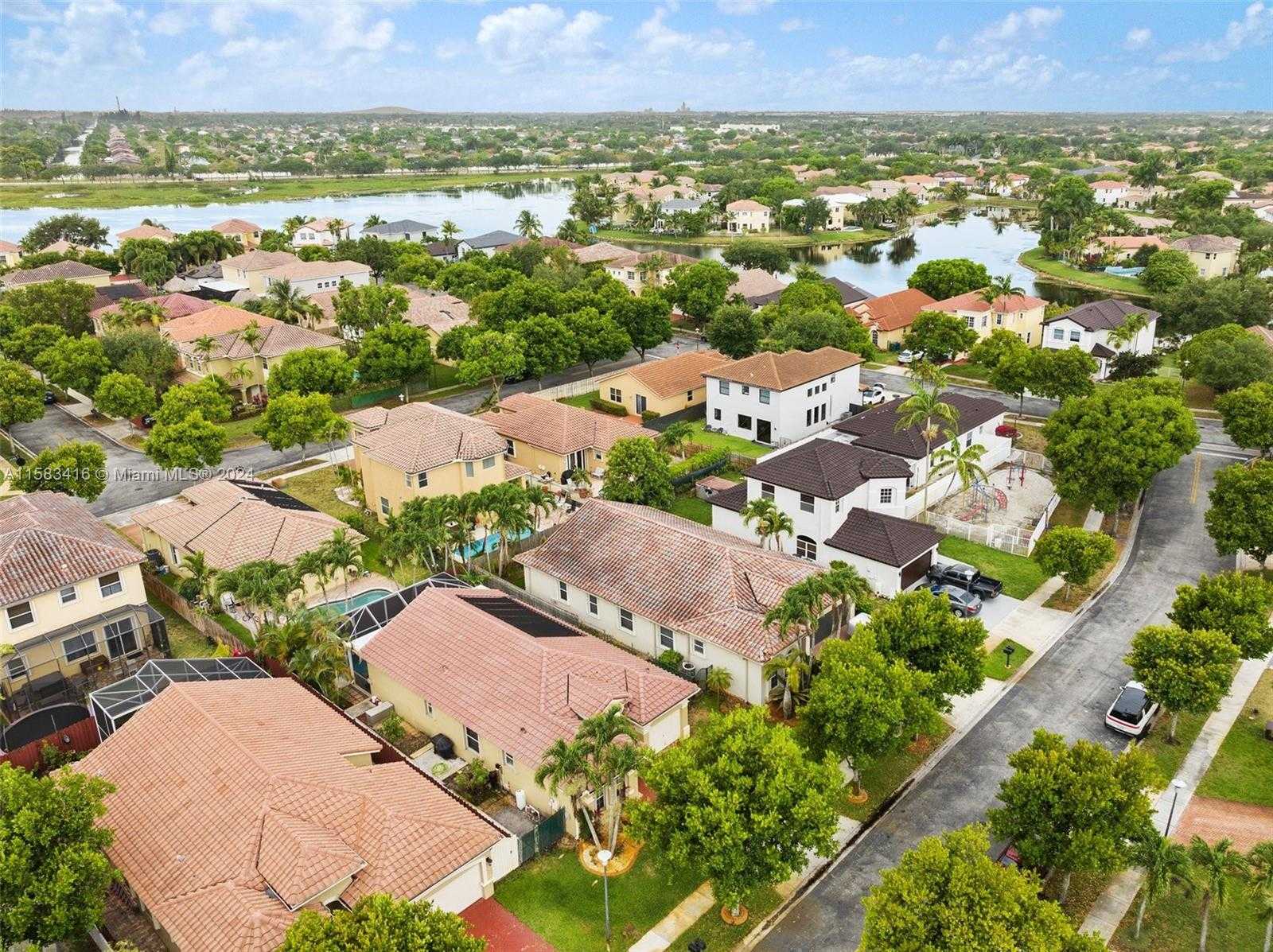 Small Image of 13680 SOUTH WEST 50TH CT, Miramar Number 12